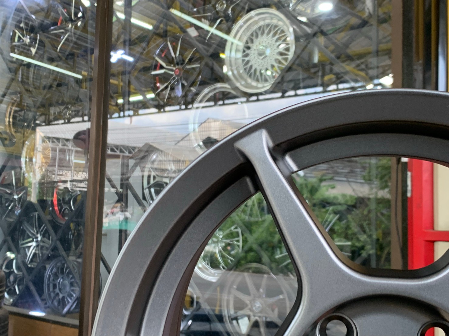 ล้อแม็กขอบ15 P1 งานไทย SSW 4รู100 กว้าง7 ออฟ38 สีเทากัน