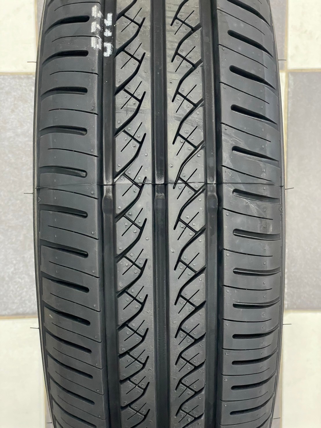 ยางใหม่โยโกฮาม่า YOKOHAMA A.Drive AA01 195/65R15 ยางใหม่ปี2024