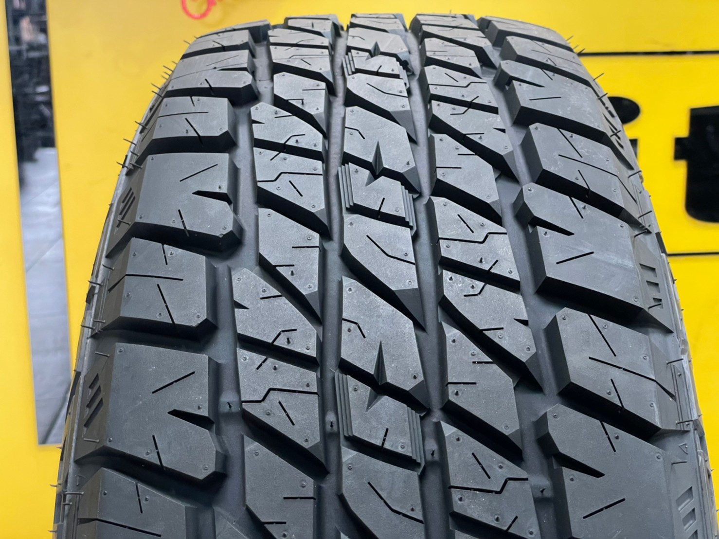 ยางจีที GITI 4x4 AT70 265/55R20 ยางใหม่ปี2023 ราคาโปรโมชั่นพิเศษ พร้อมติดตั้งฟรี