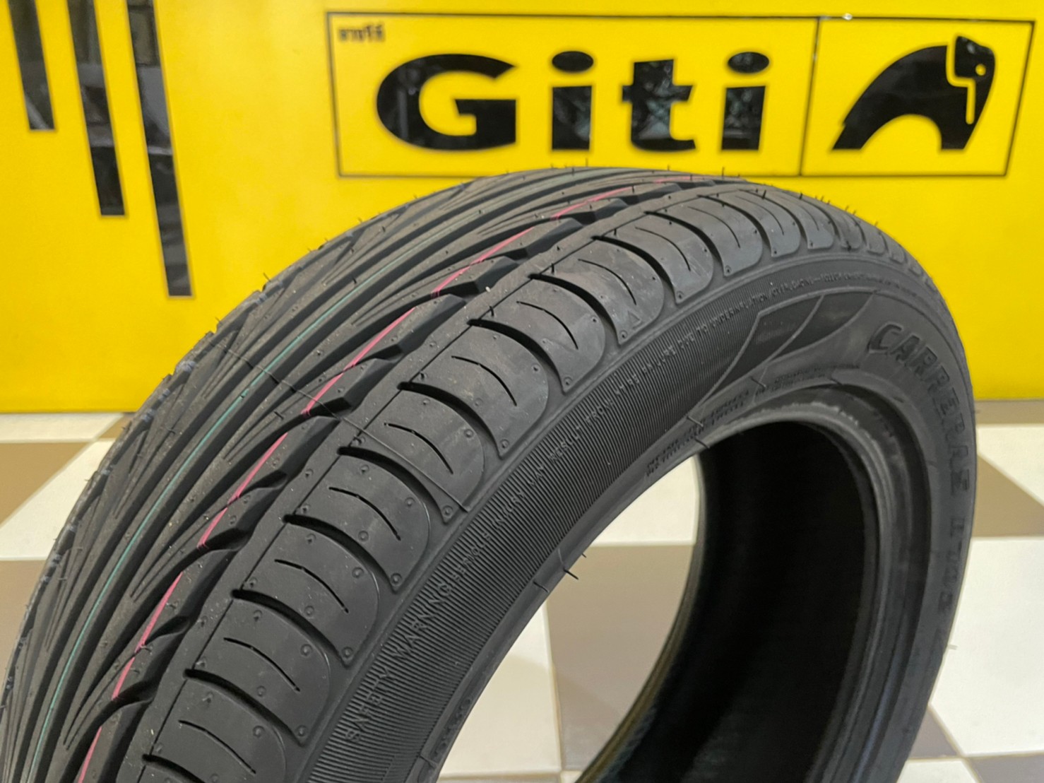 Deestone R702 195/55R15 ยางลายสปอร์ต ยางไทยคุณภาพดี ยางใหม่ปี2022