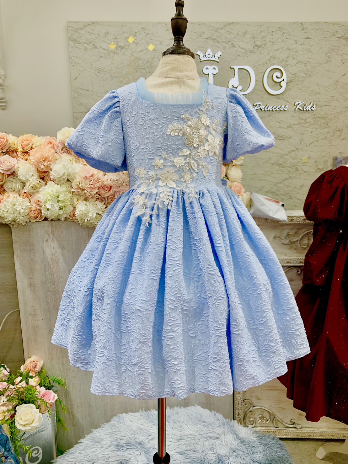 ชุดราตรีเด็ก(หน้าร้านอยู่รัชดา ลองได้ถ่ายรูปจากชุดจริง)W18652 สีฟ้า โบว์ใหญ่เอวจีบรอบ
