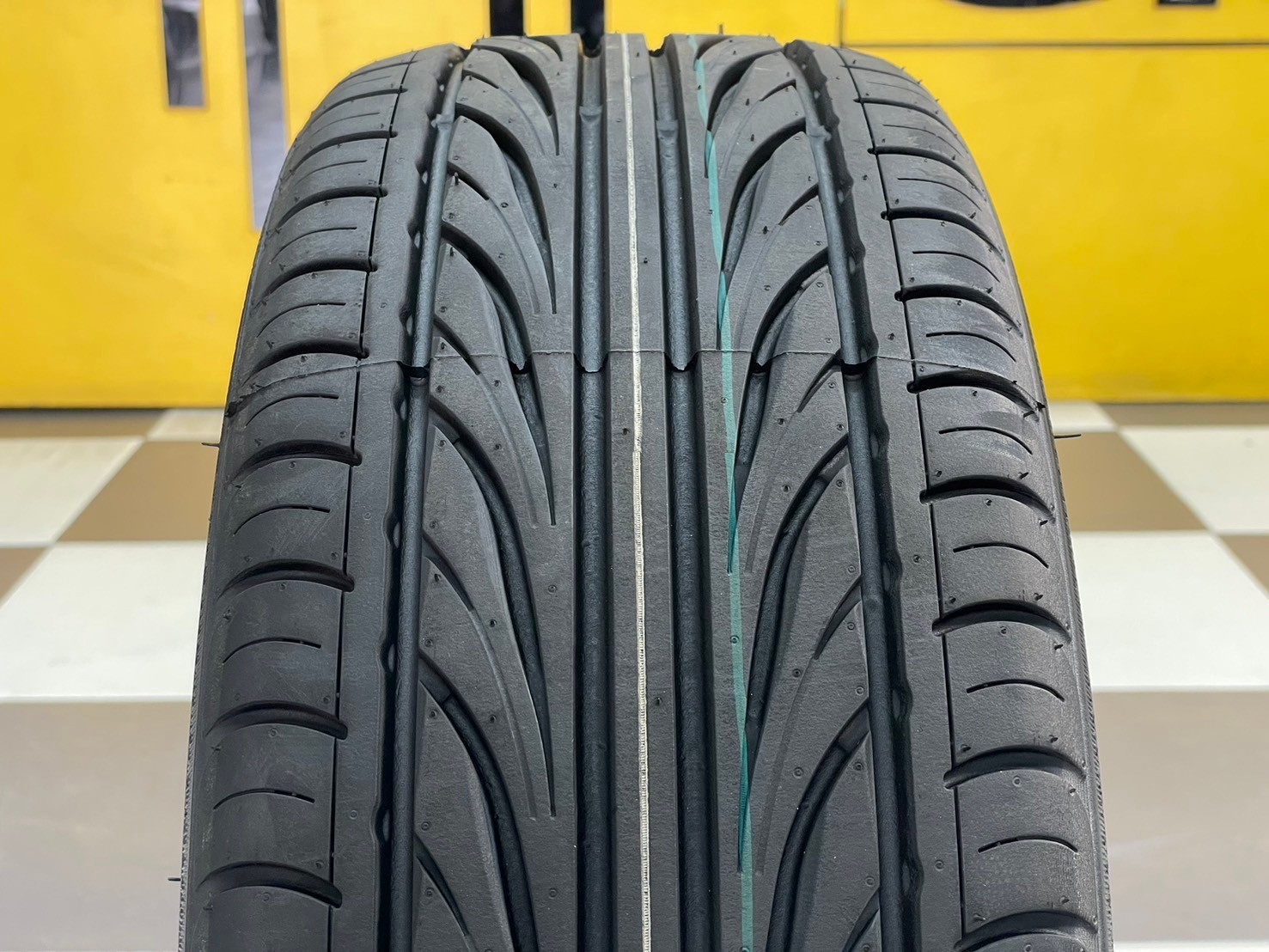 ยางใหม่ดีสโตน #DEESTONE CARRERAS #R702 205/45R17 ยางใหม่ปี2024