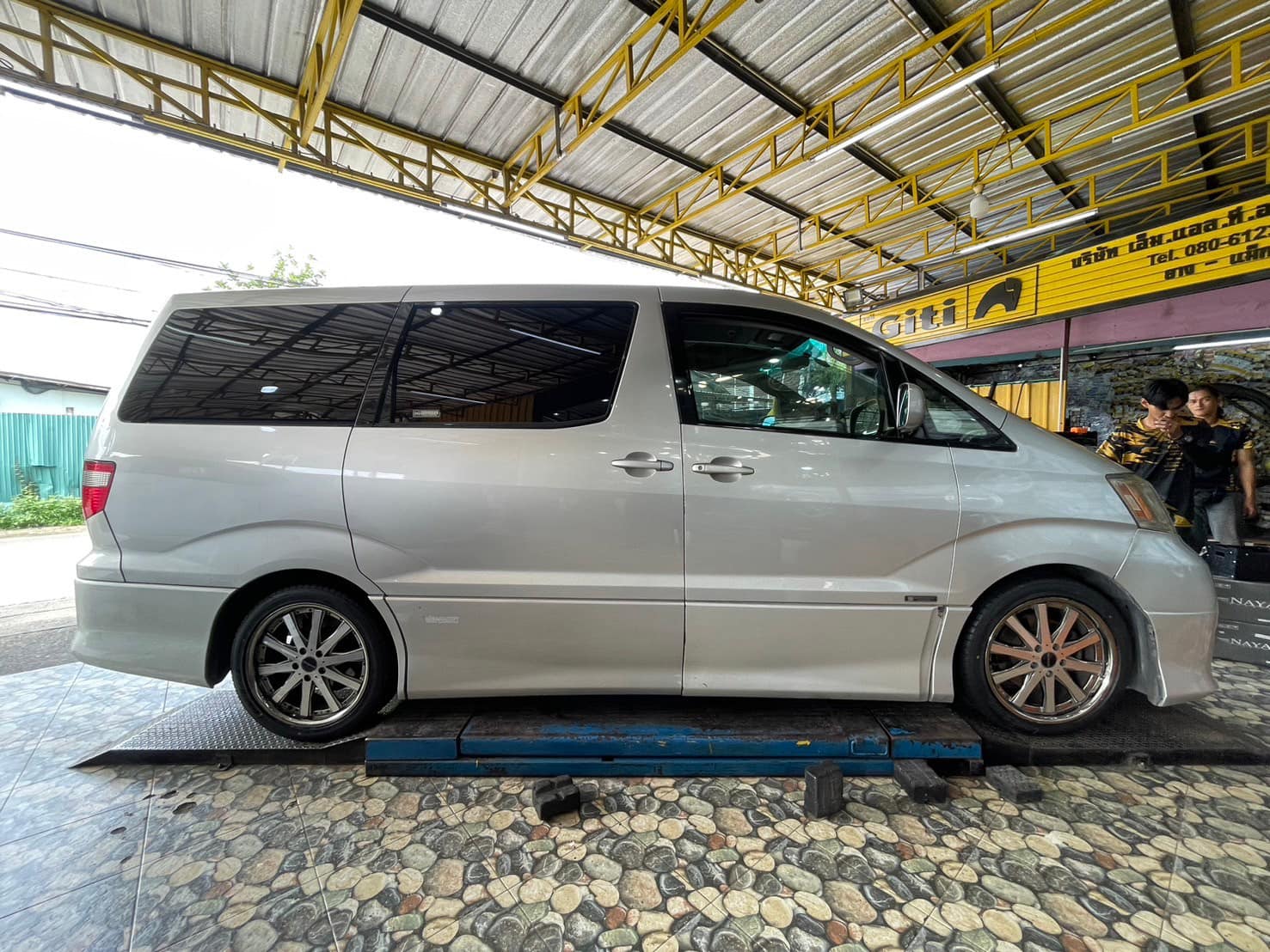 🚘 #TOYOTA_ALPHARD เปลี่ยนยาง 🛞ยางรถยนต์ Lenso D-1CS 225/45R18 ยางใหม่ปี2024