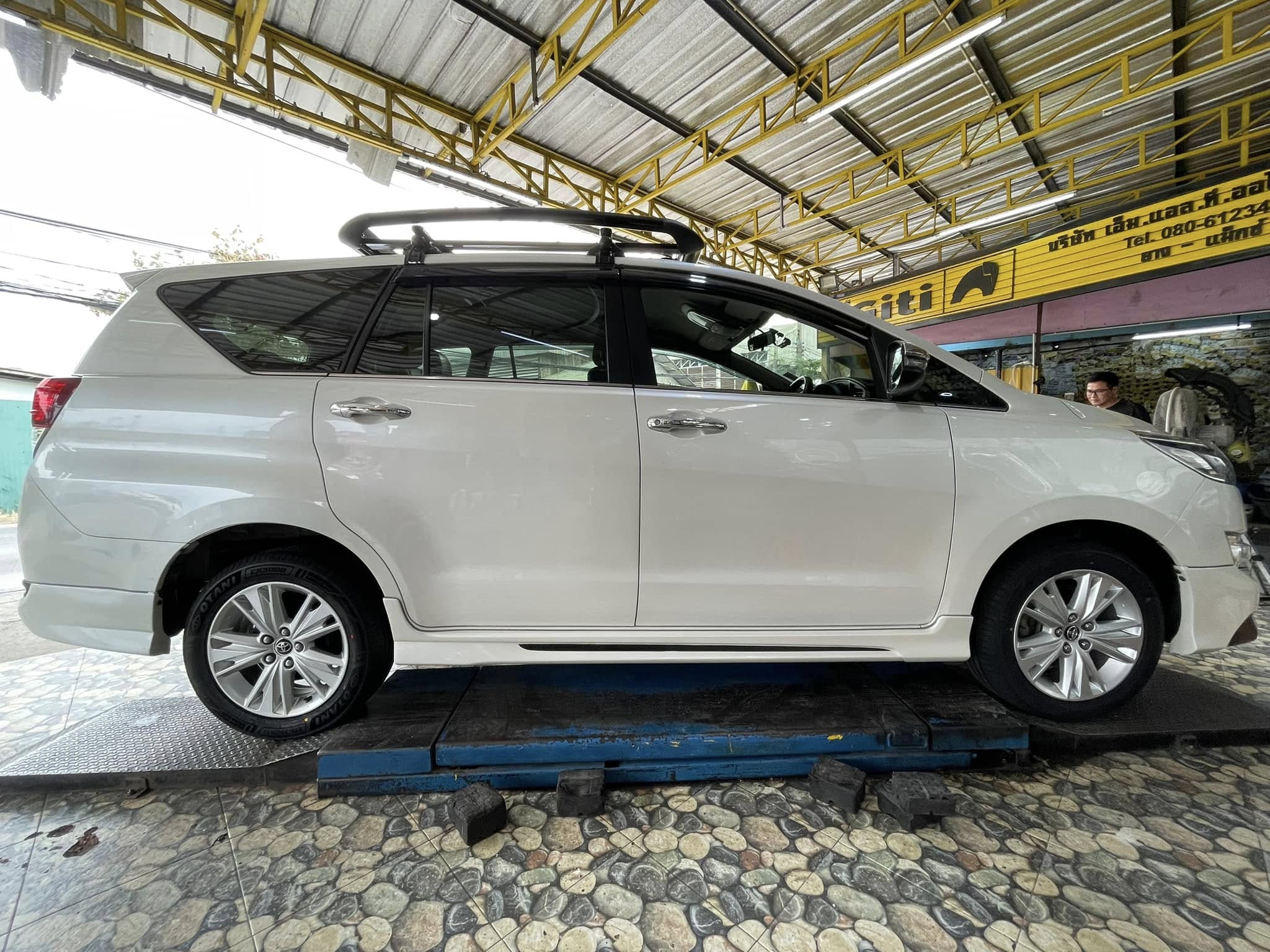 🚘 #TOYOTA_INNOVA🛞#เปลี่ยนยาง #OTANI #EK3000 215/55R17