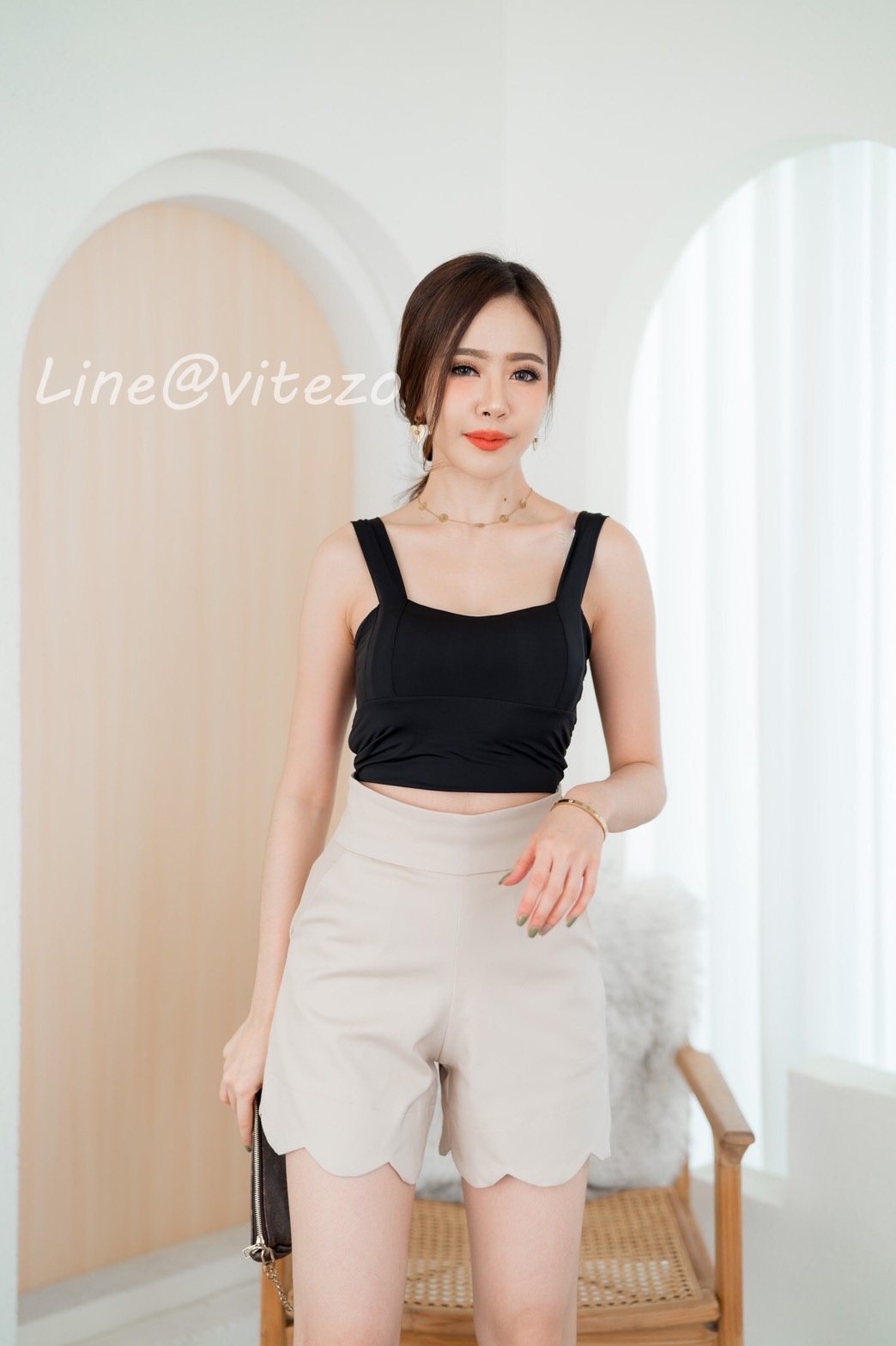 กางเกงขาสั้นเอวสูง ปลายขาหยัก ซิปข้าง ผ้าดับเบิ้ล