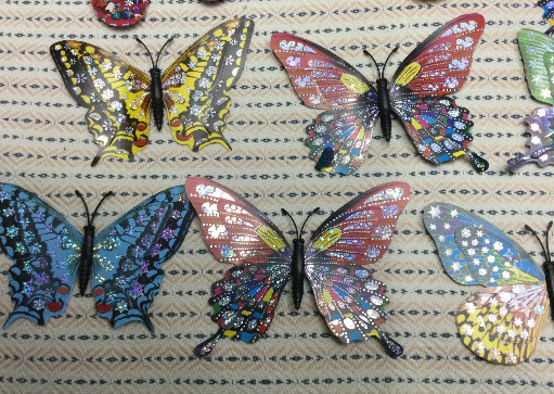 ผีเสื้อติดผนังหรือตู้ มีแม่เหล็ก ชุด 10 ตัว คละสี ตัวใหญ่