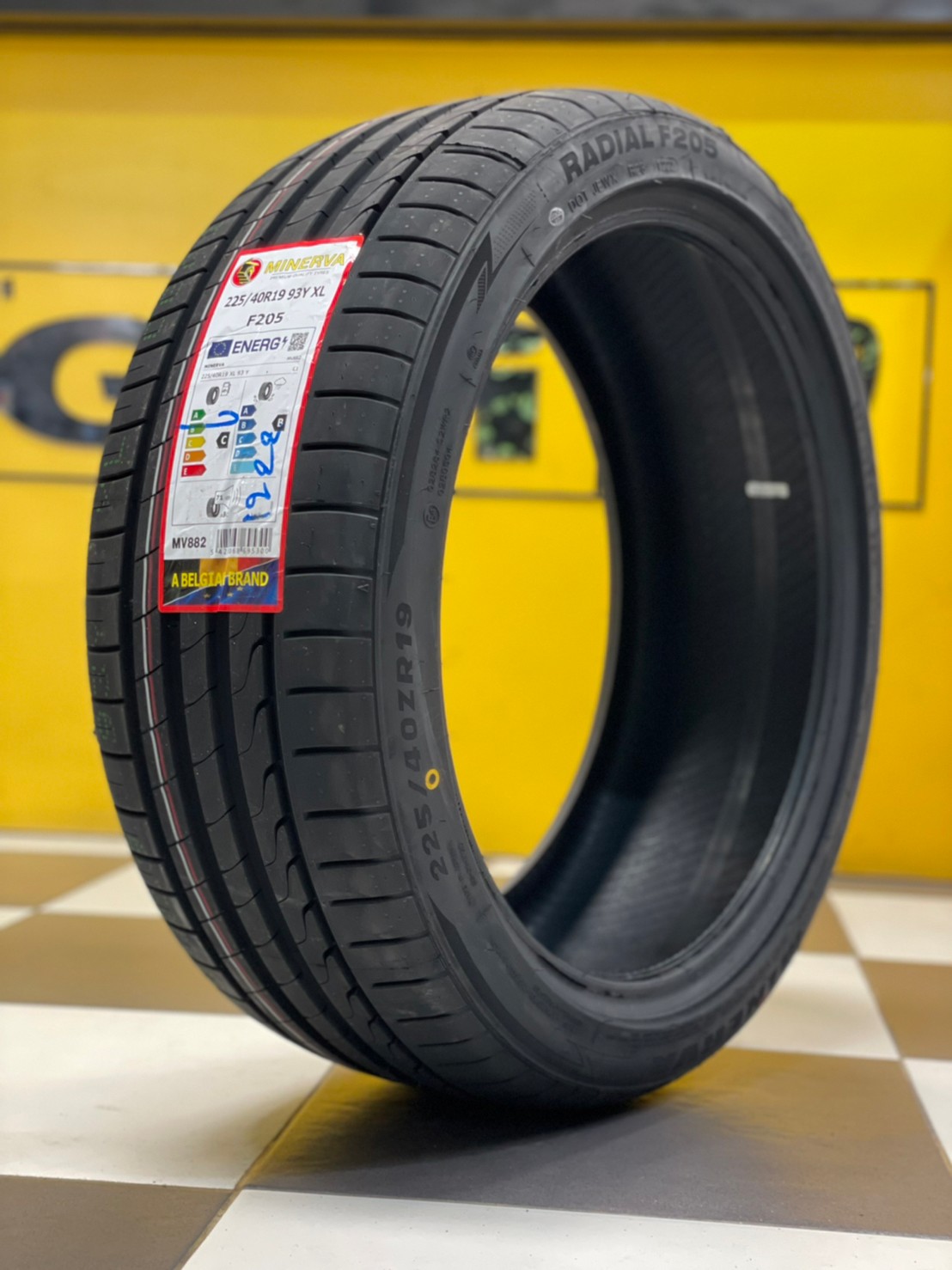 ยางMINERVA F205 225/40R19 ยางสปอร์ตคุณภาพดี สมรรถนะการขับขี่สูงนุ่มเงียบ ยางใหม่2022