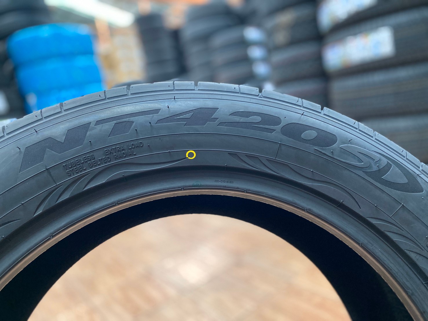 NITTO NT420SD 255/50R18 ยางลายซิ่ง สปอร์ต สมรรถนะสูง ยางใหม่ปี2020