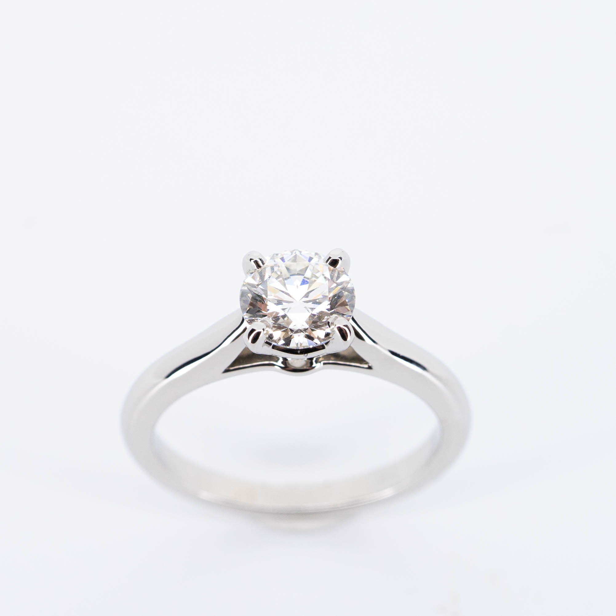 **Sold** แหวน Cartier 1895 Solitaire ring Platinum950 with 0.71ct H VS1 Diamond ไซส์ 47# (Used) +กล่องและการ์ดและใบเซอร์GIA