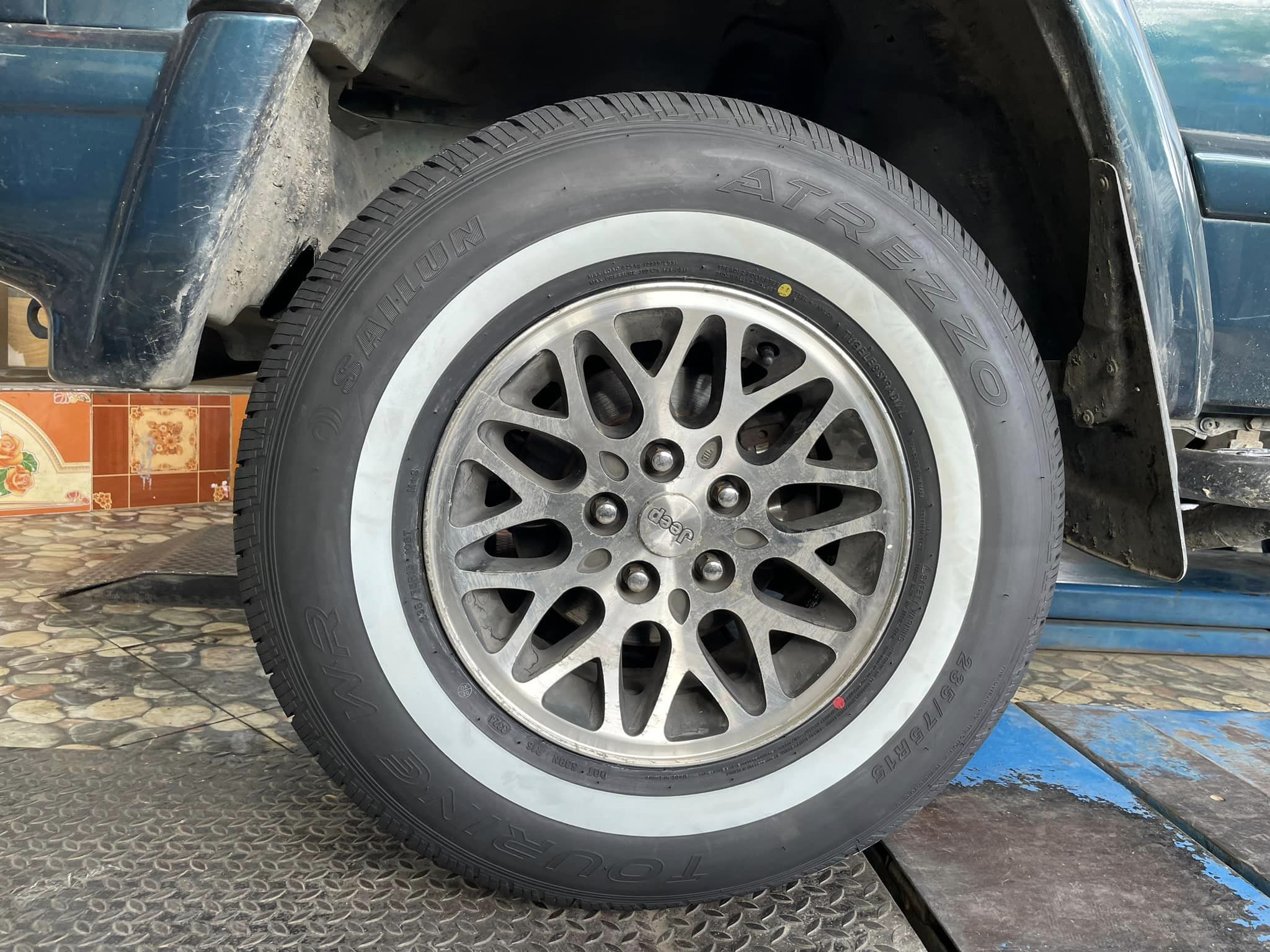 🚘 #JEEP_CHEROKEE เปลี่ยนยาง 🛞 #SAILUN_ยางขอบขาว 235/75R15 ยางขอบขาวคุณภาพดี นุ่มเงียบ