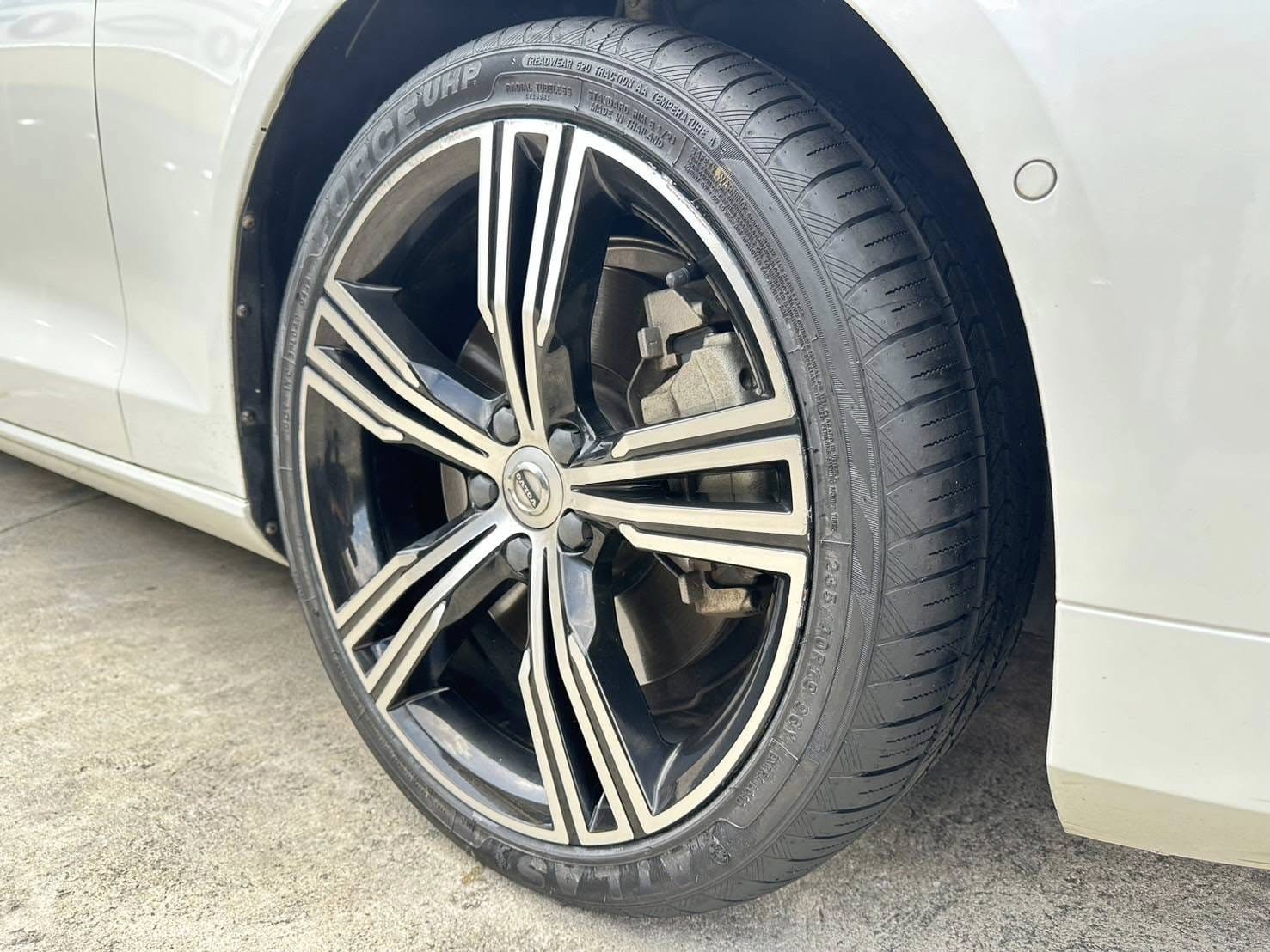 🚘 #VOLVO_V60 เปลี่ยนยาง #ATLAS_FORCE UHP_235/40R19