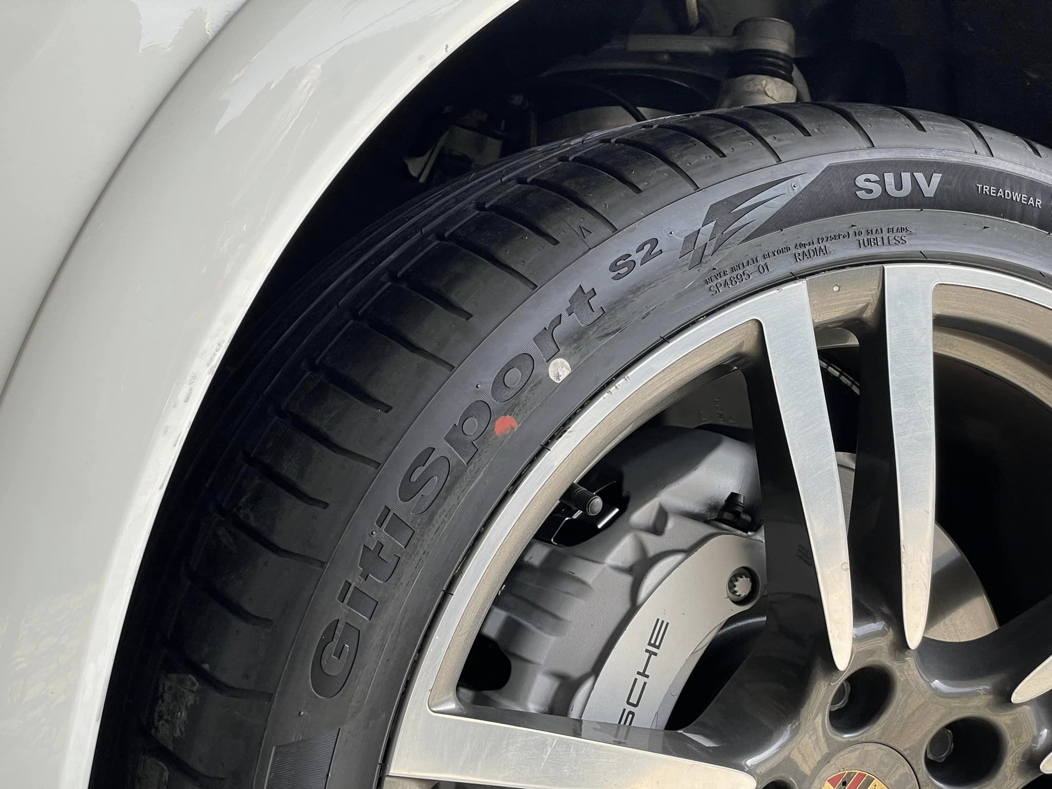 🚗#PORSCHE_CAYENNE🛞เปลี่ยนยาง 🛞#ยางจีที #ยางสปอร์ตสมรรถนะการขับขี่สูง 🛞 🛞#Giti_SportS2 295/35R21