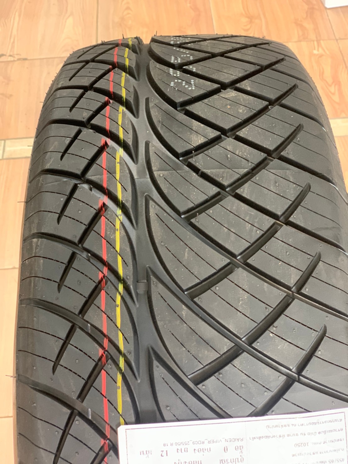 ยางสปอร์ตลายซิ่ง คุณภาพดี RAIDEN VIPER RD09 255/50R18 ยางใหม่ปี2021