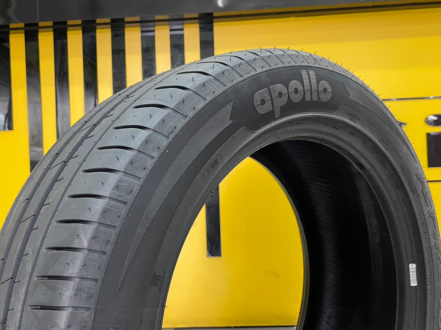 Apollo 245/50R18 Aspire4G ยางใหม่ปี2023