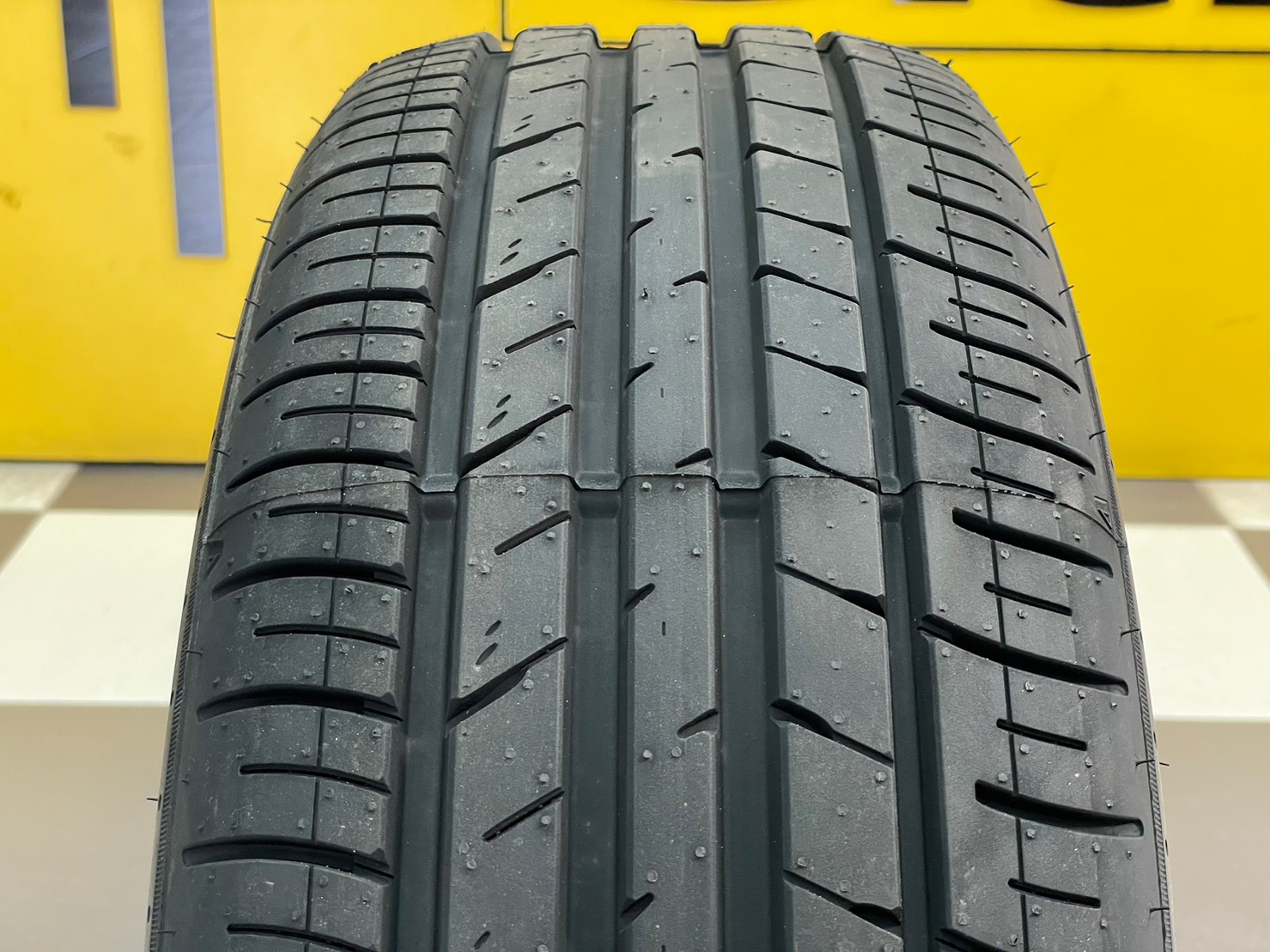 ยางใหม่ดันลอป DUNLOP SP SPORT FM800 215/55R18 ยางใหม่ปี2023
