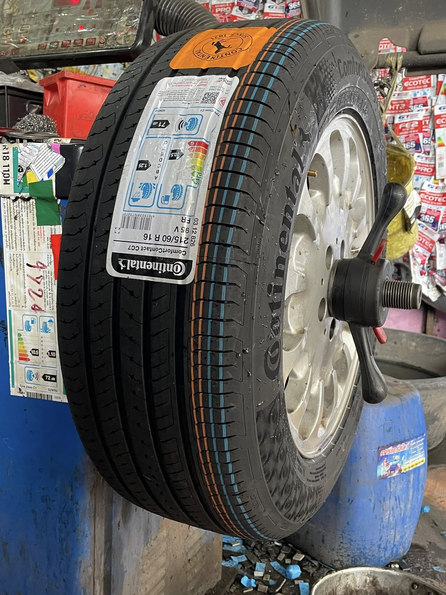 BENZ_E200🚘เปลี่ยนยาง 🛞🐘#Continental_CC7_215/60R16