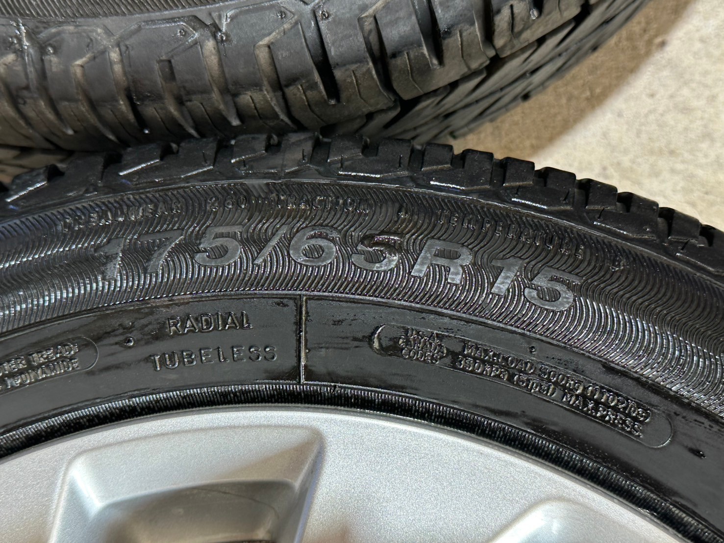 ล้อแม็กซ์ถอดป้ายแดง NISSAN ALMERA 2024 พร้อมยาง Goodyear 175/65R15