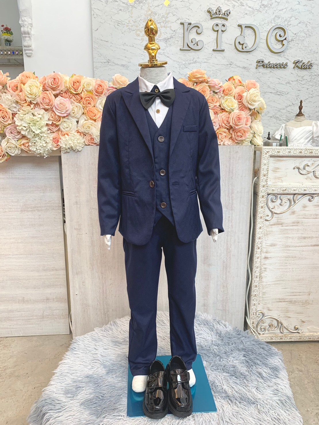 สูทเด็กผู้ชาย(หน้าร้านอยู่รัชดา ลองได้ถ่ายรูปจากชุดจริง)S134สีน้ำเงินฟ้าเซ็ตสูท5ชิ้น สูท เสื้อเชิ้ต กั๊ก กางเกง หูกระต่าย