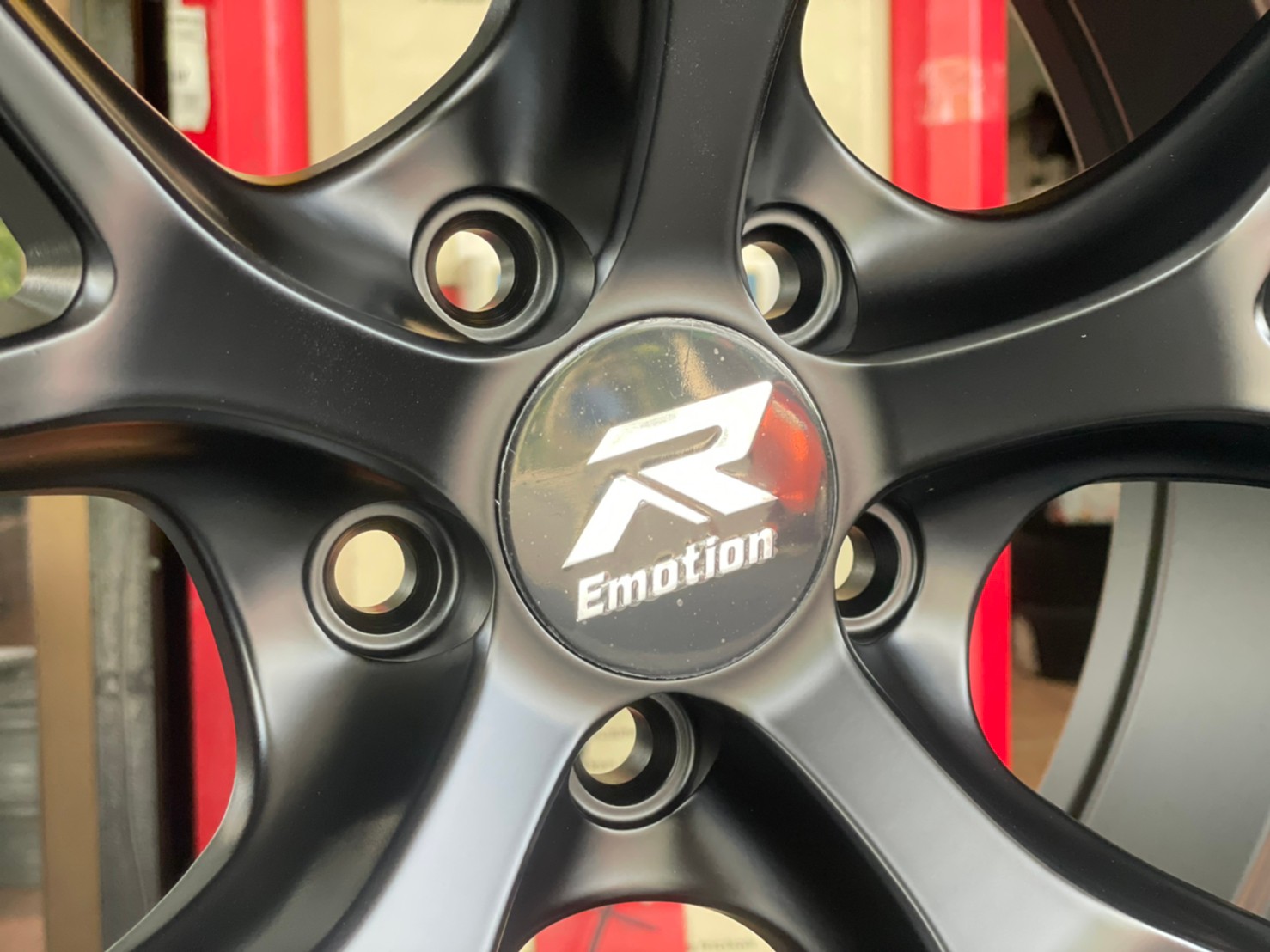 ล้อแม็กซ์ Emotion-R รุ่นFRE ล้อขอบ17 กว้าง7.5 ออฟ35 5รู100 สีดำกึ่งด้าน(SMB)