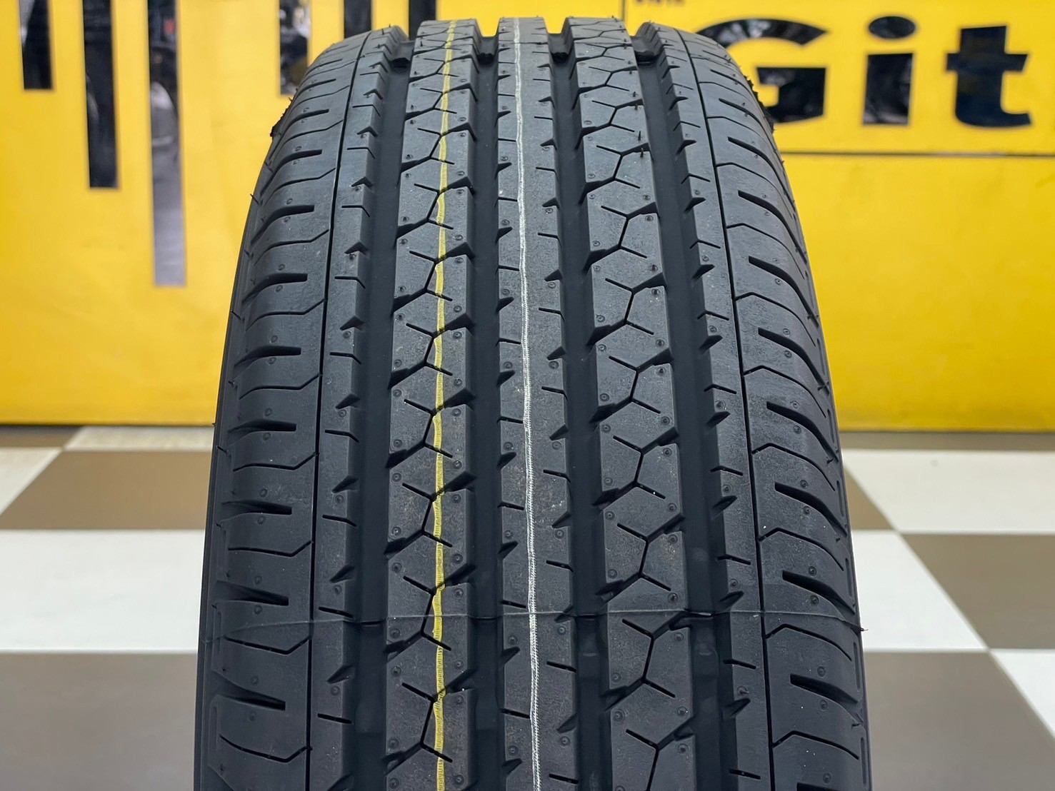 DEESTONE TITANZ T88 215/70R15 ยางใหม่ปี2024