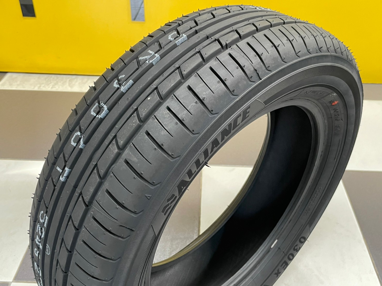 🌟 185/60R15 ALLIANCE AL30 By YOKOHAMA ยางใหม่ปี2022🌟 (4เส้น)