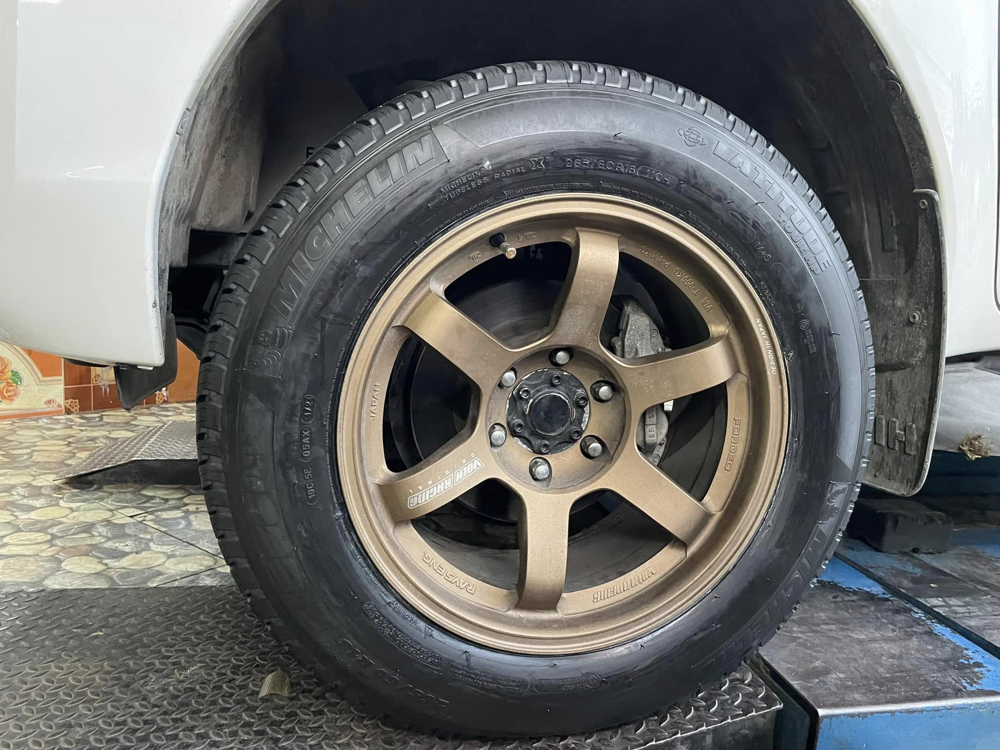 🛞❤️ #TOYOTA_REVO 🚘เปลี่ยนยาง #MICHELIN #LATITUDE #TOUR HP 265/60R18