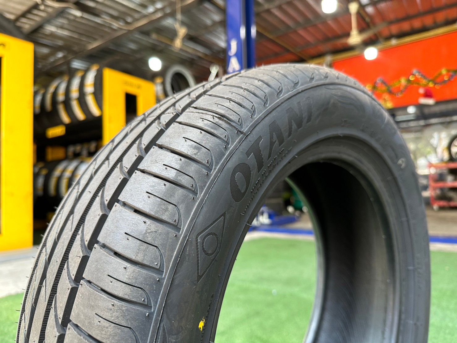 OTANI EK1000 195/55R15 ยางใหม่ปี2022 ราคาพิเศษพร้อมติดตั้งฟรี สามารถสอบถามเพิ่มเติมได้ค่ะ