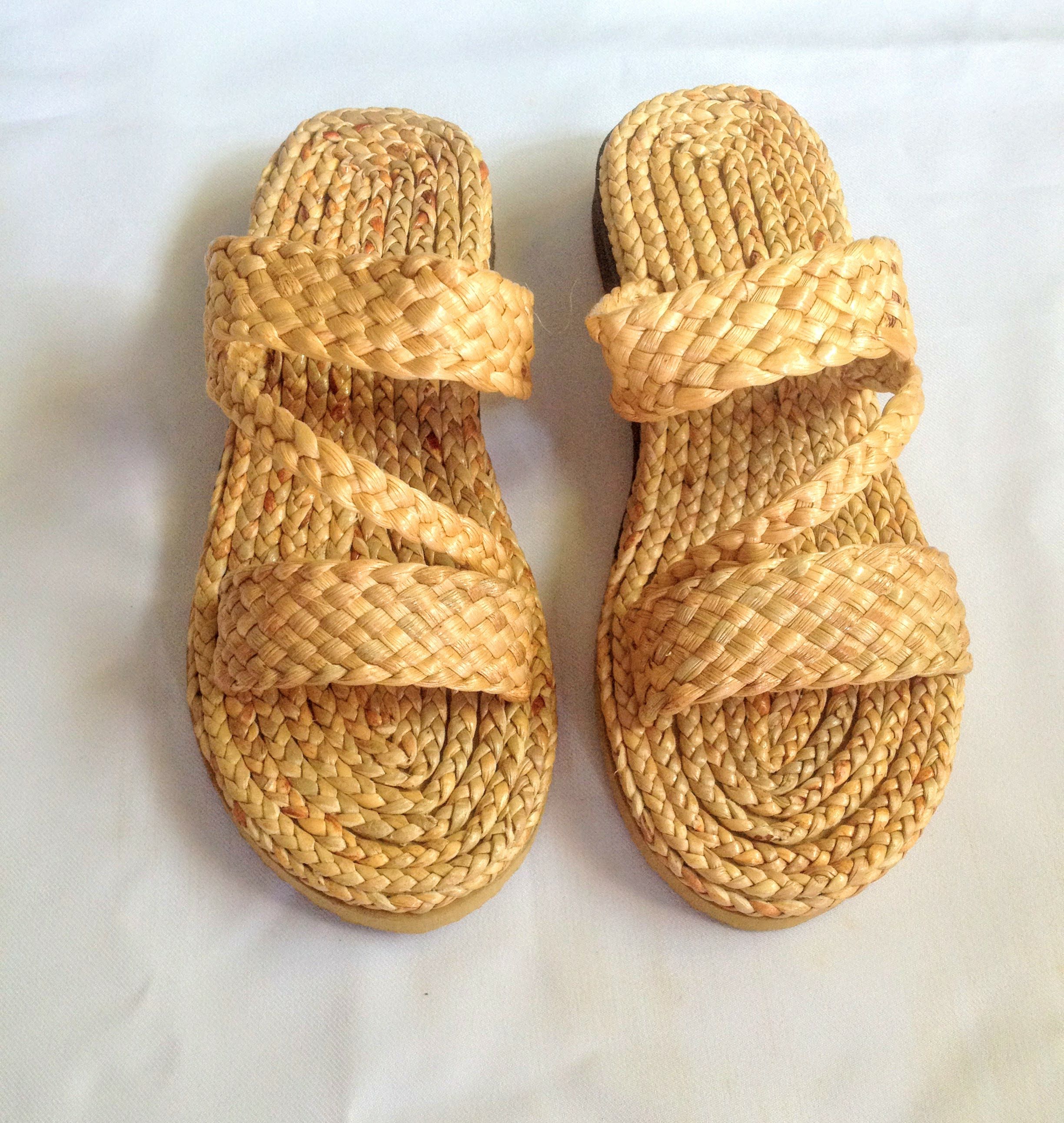 BSS409W :รองเท้าสานผักตบชวา ราคาส่ง 1โหล 12คู่