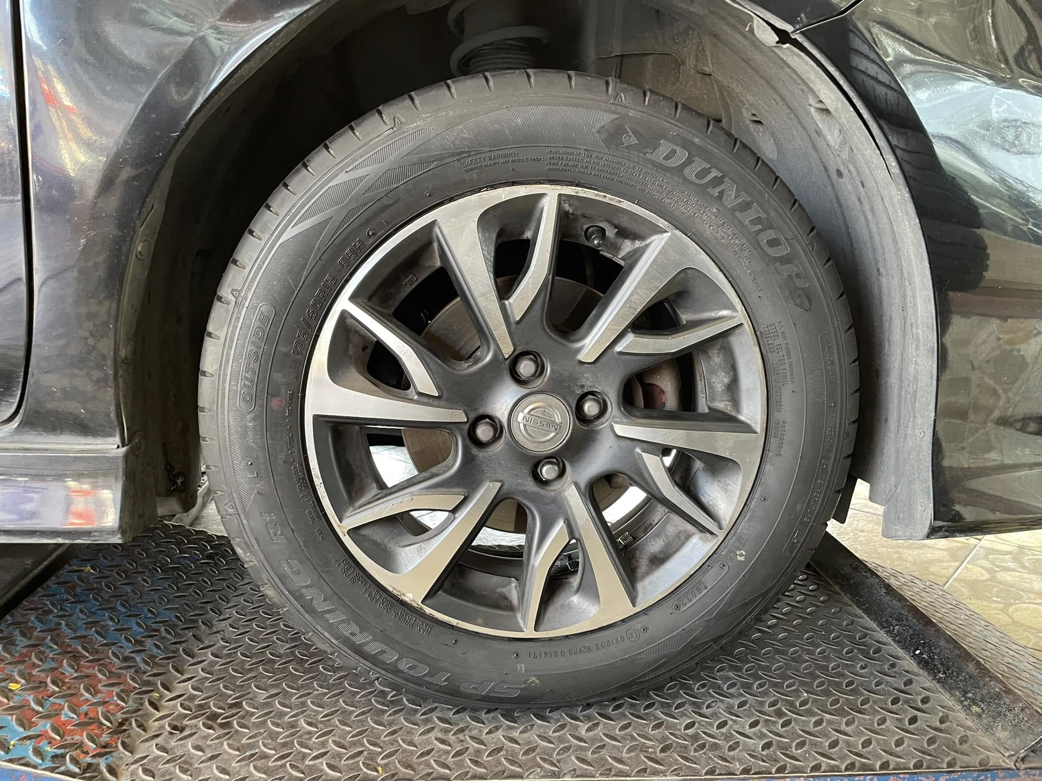 🛞❤️ #NISSAN_ALMERA 🚘เปลี่ยนยาง 🐘#DUNLOP #SP #TOURING #R1 195/60R15 ❤️ 🛞 #บริการตั้งลงศูนย์🛠