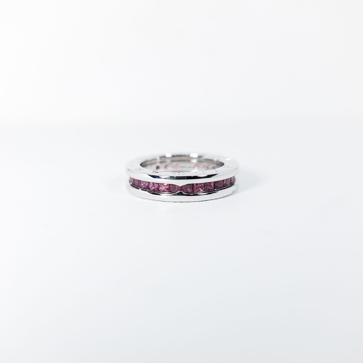แหวน Bvlgari B.zero1 1band with Garnet ทองคำขาว 18K ไซส์48# (Used)