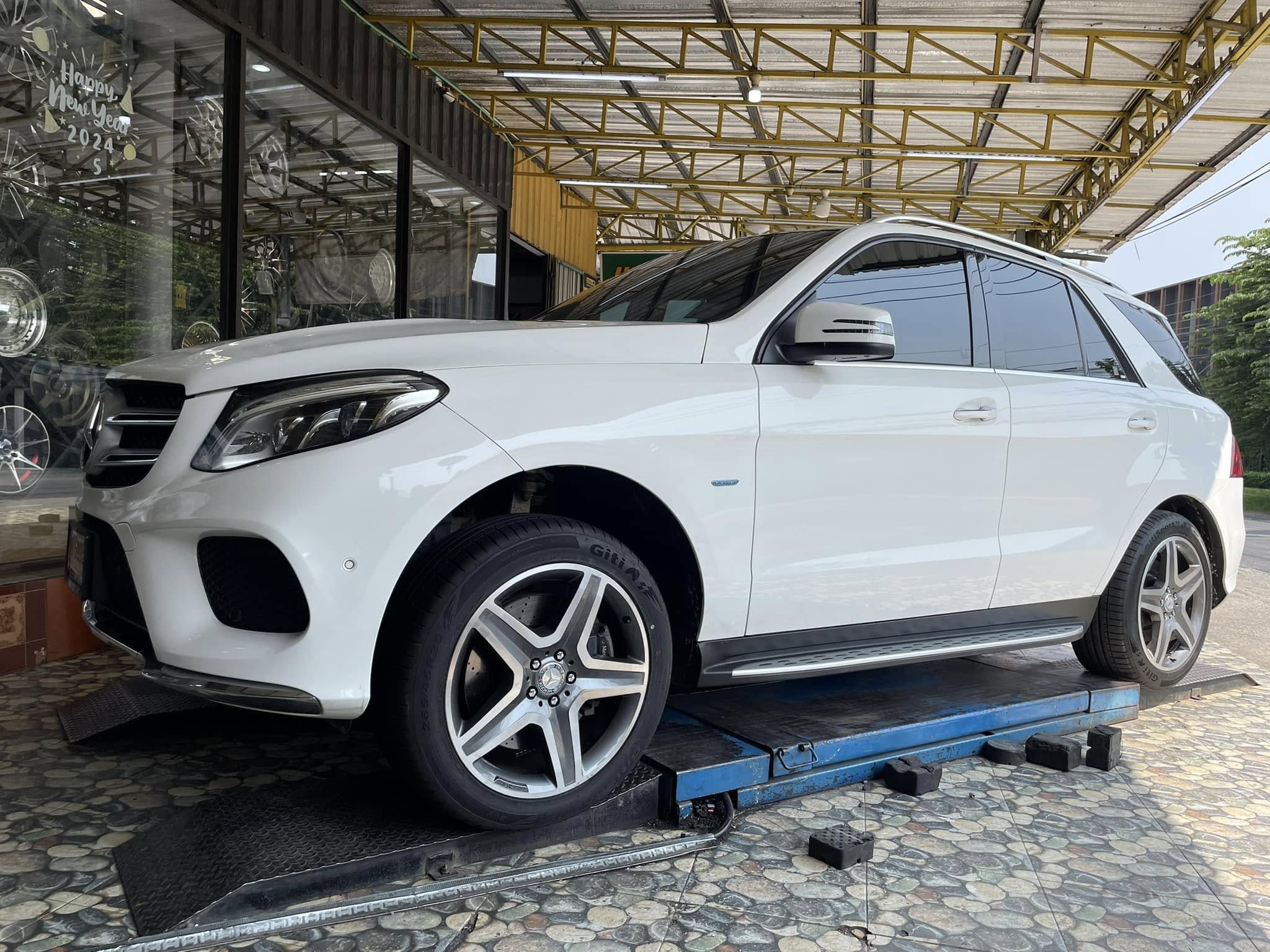 🚗#BENZ_GLE500e🛞เปลี่ยนยาง 🛞#ยางจีที #ยางสปอร์ตสมรรถนะการขับขี่สูง 🛞 🛞#Giti_SportS2 265/45R20