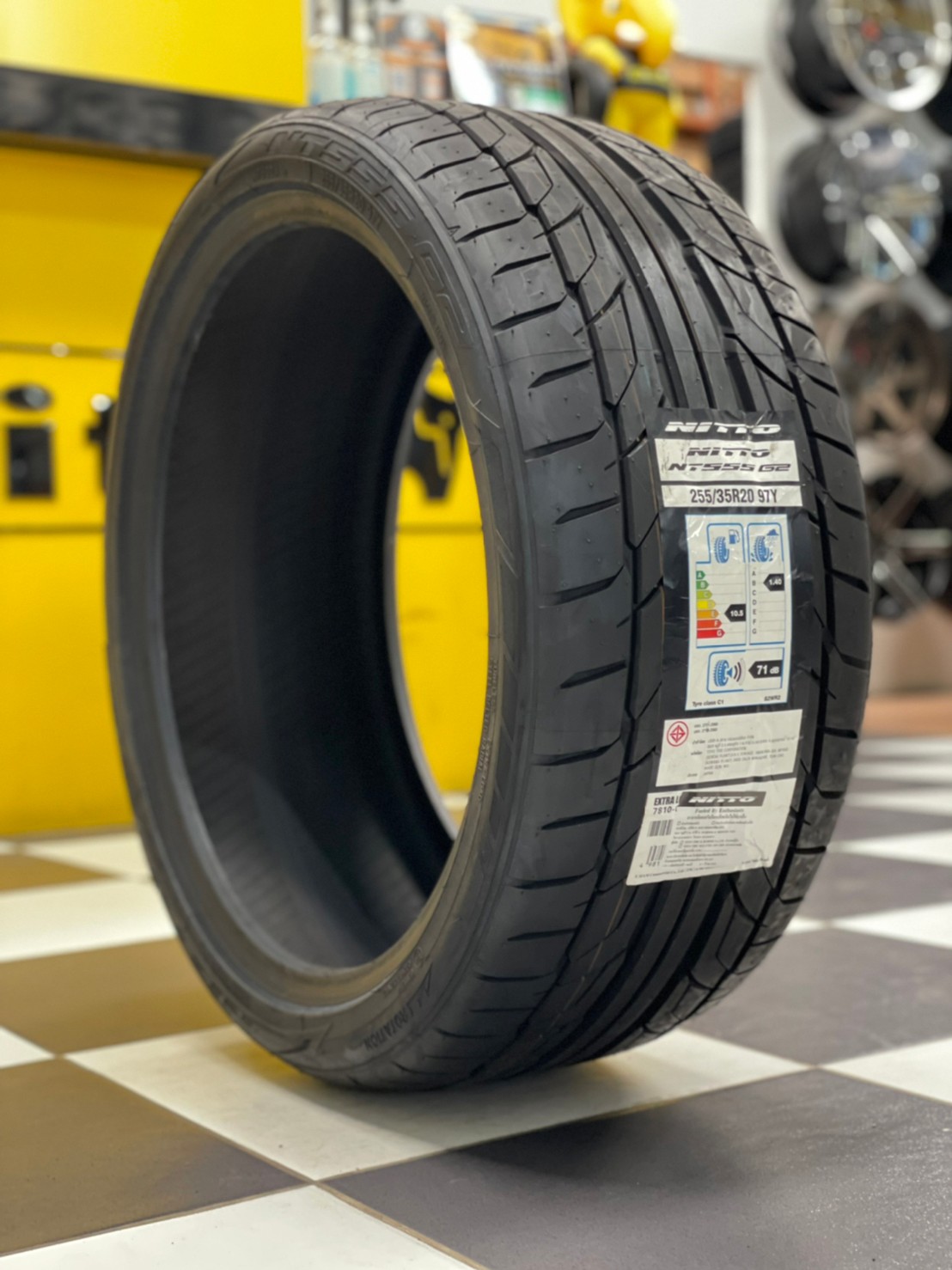 255/35R20 NITTO NT555 G2 ยางปี20 จัดส่งฟรี จุ๊บลมใหม่ฟรี (1เส้น)