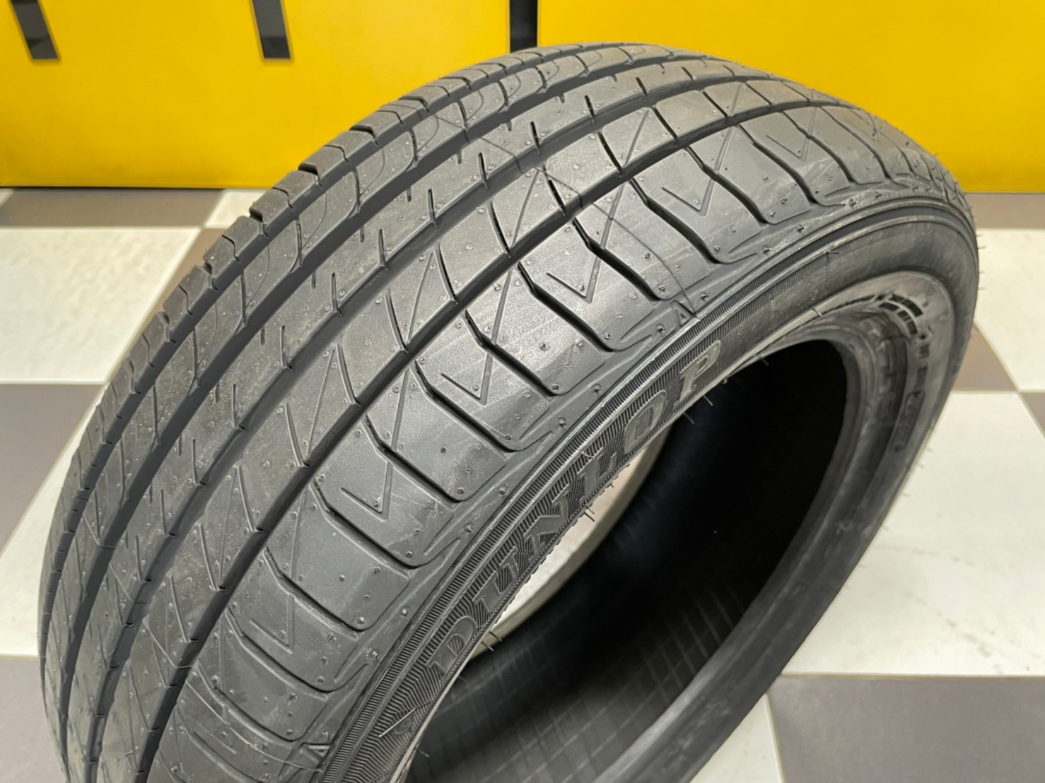 ยางใหม่ DUNLOP LM705 195/55R15 ยางดันลอป ยางไทย ปี2022