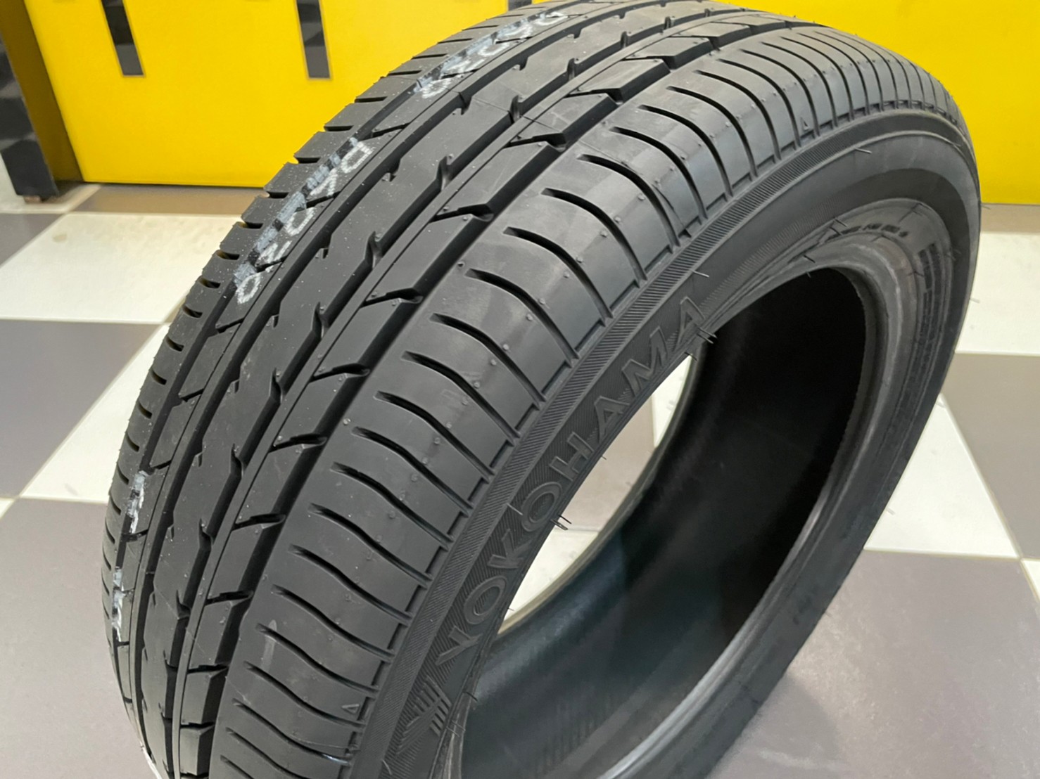 ยางใหม่YOKOHAMA ADVAN DB E70 205/55R16 ยางใหม่ปี2023