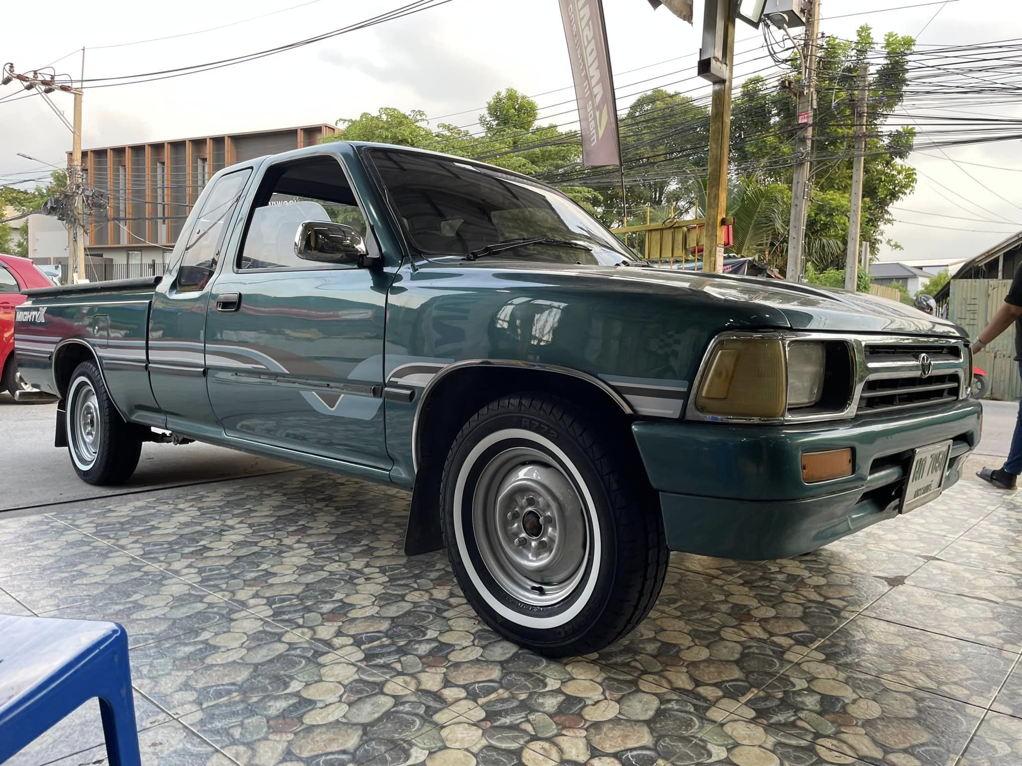 🚘 #TOYOTA_Mighty-x เปลี่ยนยาง 🛞 #ATLAS_R772_ยางขอบขาว 195R14