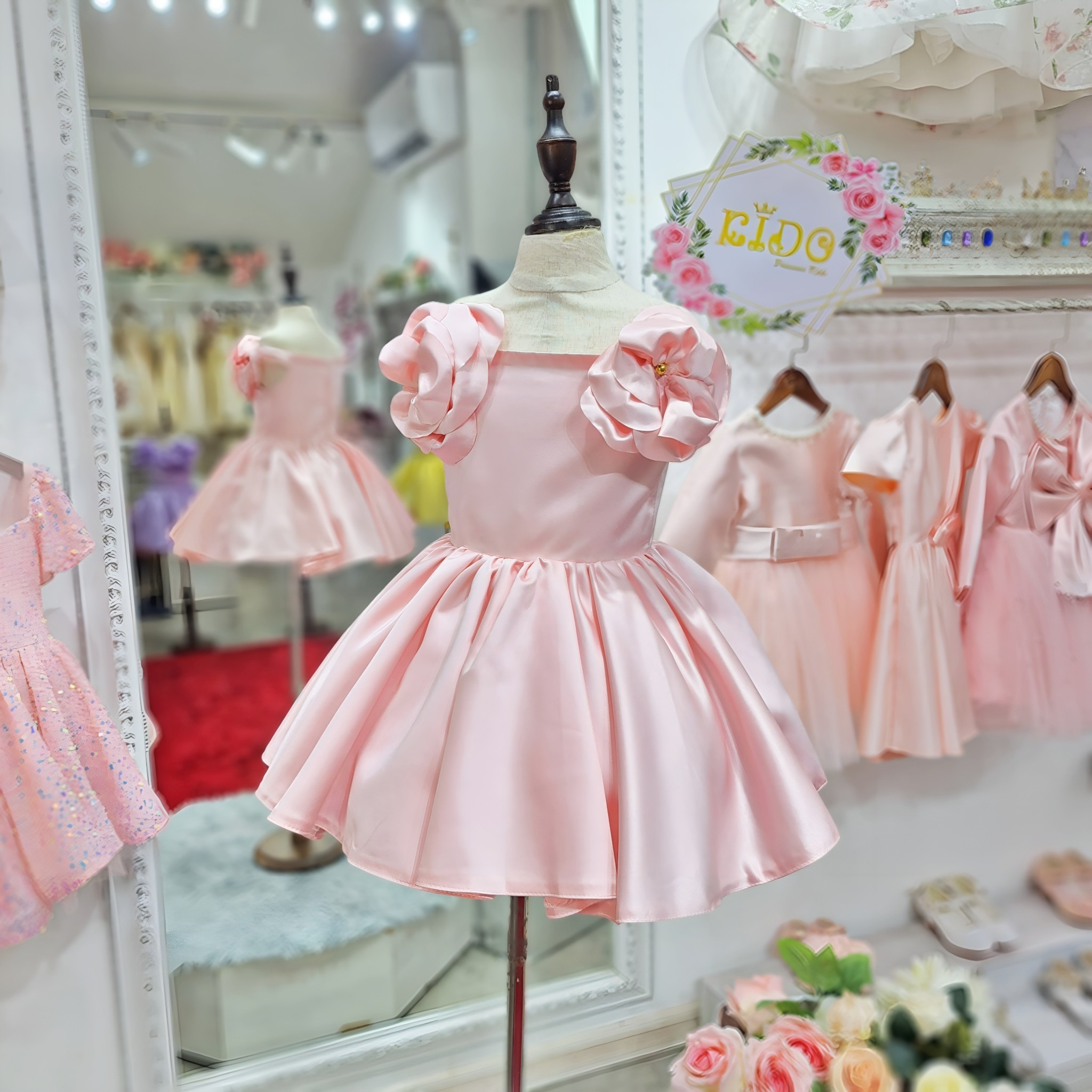 ชุดราตรีเด็ก(หน้าร้านอยู่รัชดา ลองได้ถ่ายรูปจากชุดจริง)W18704 สีชมพู แขนกุหลาบ กระโปรงสั้น