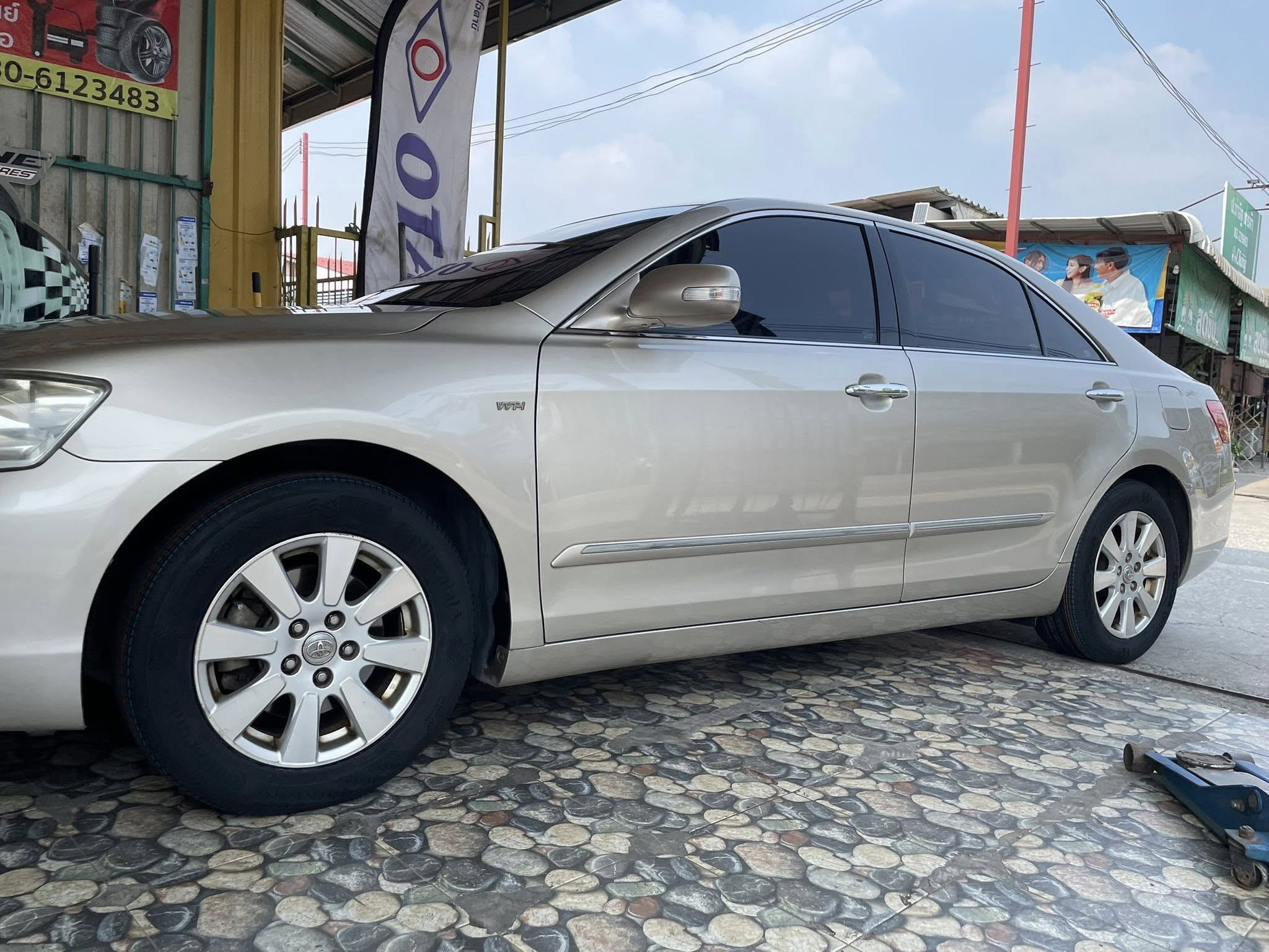 #TOYOTA_CAMRY🚘เปลี่ยนยาง 🛞🐘#Continental_CC7_215/60R16 ❤️ 🛞 #บริการตั้งศูนย์ล้อ