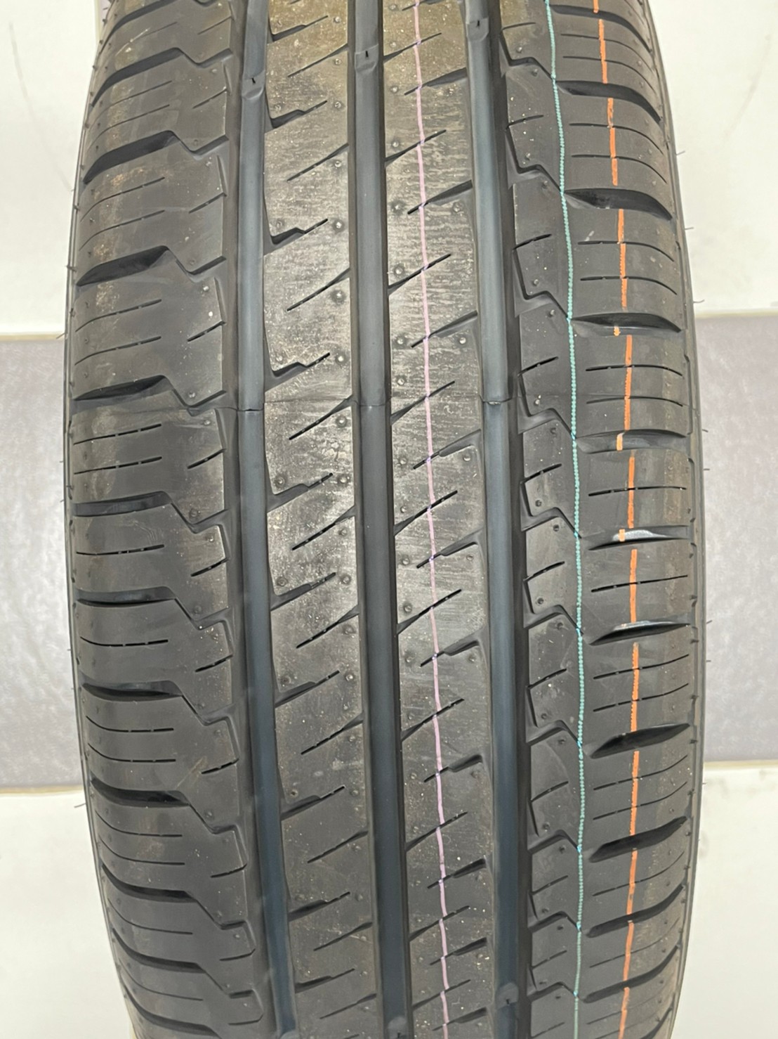 Hankook Vantra LT 215/70R15 ยางใหม่ปี2021 ยางกระบะ บรรทุกคุณภาพดี