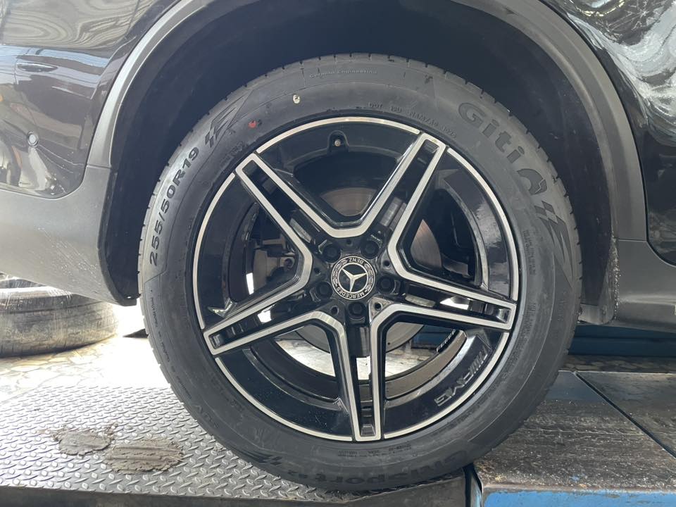 #BENZ_GLC220d 🚘เปลี่ยนยาง 🛞🐘#GITI_SportS2_235/55R19 ❤️ 🛞#GITI_SportS2_255/50R19