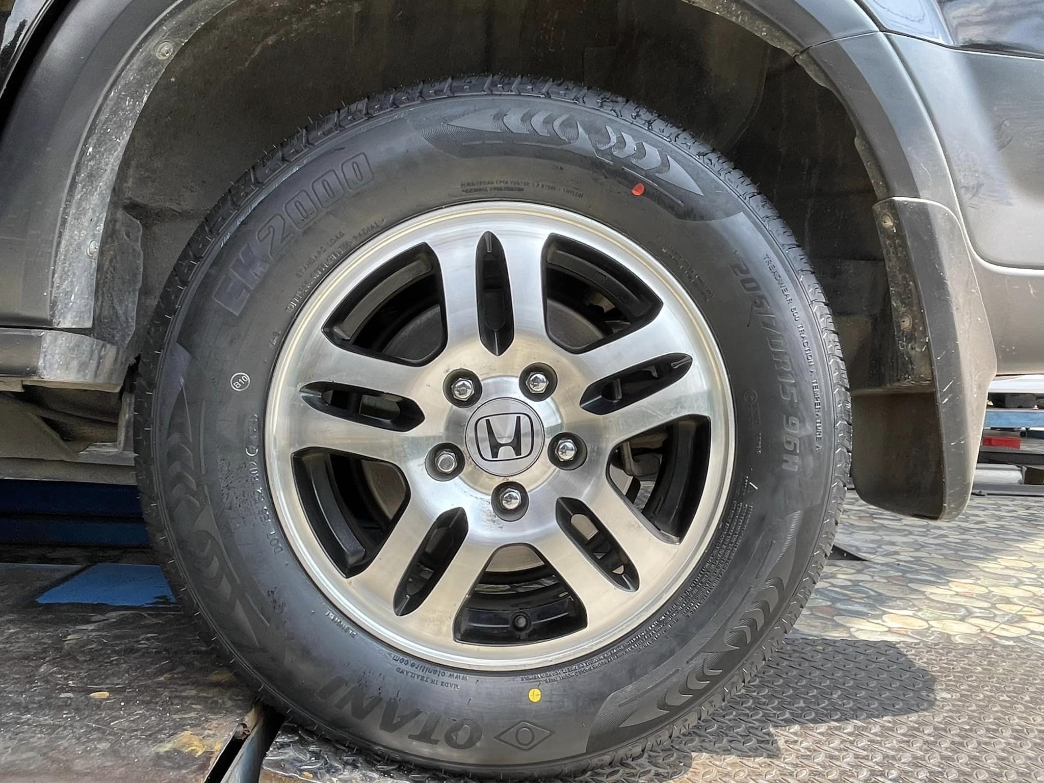 🚘 #HONDA_CRV เปลี่ยนยาง #OTANI #EK2000 205/70R15