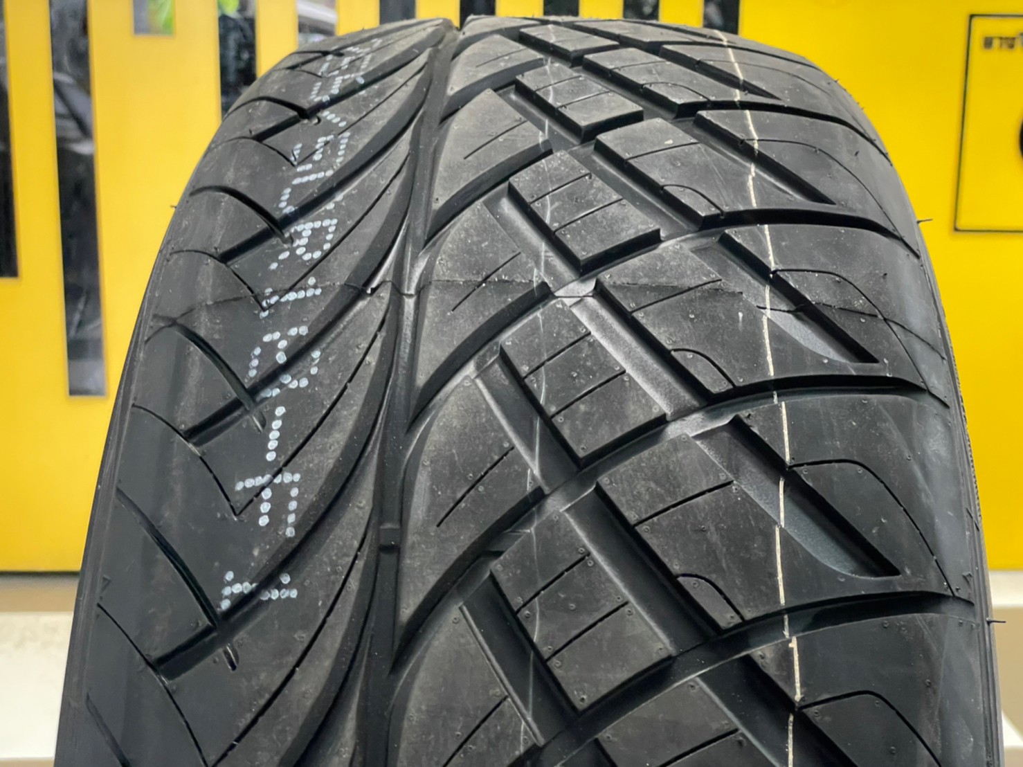 kinto v36 255/50R18 ยางใหม่ปี2023