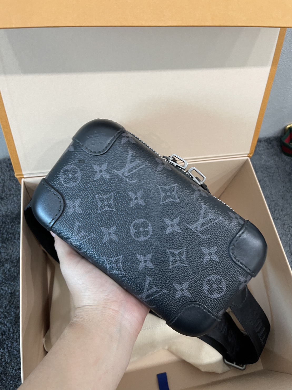 louis vuitton Horizon Belt Bag ไมโครชิพ 2022 รุ่นใหม่