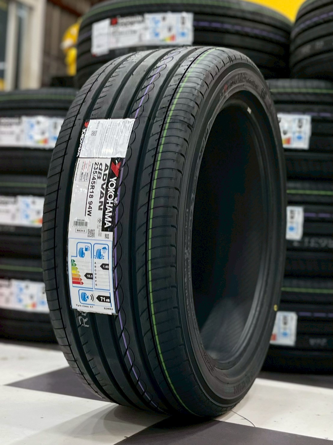 Yokohama ADVAN dB Decibel V551 ขนาด 235/45R18 ยางใหม่ปี2025