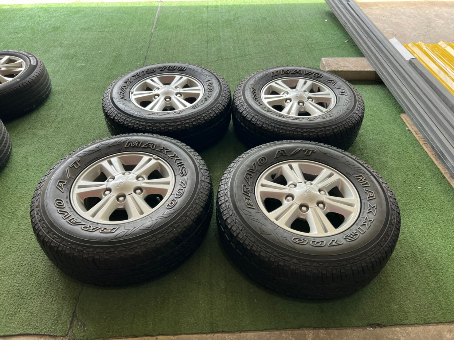 ล้อ ISUZU พร้อมยาง Maxxis 30x9.5/R15 ปี10