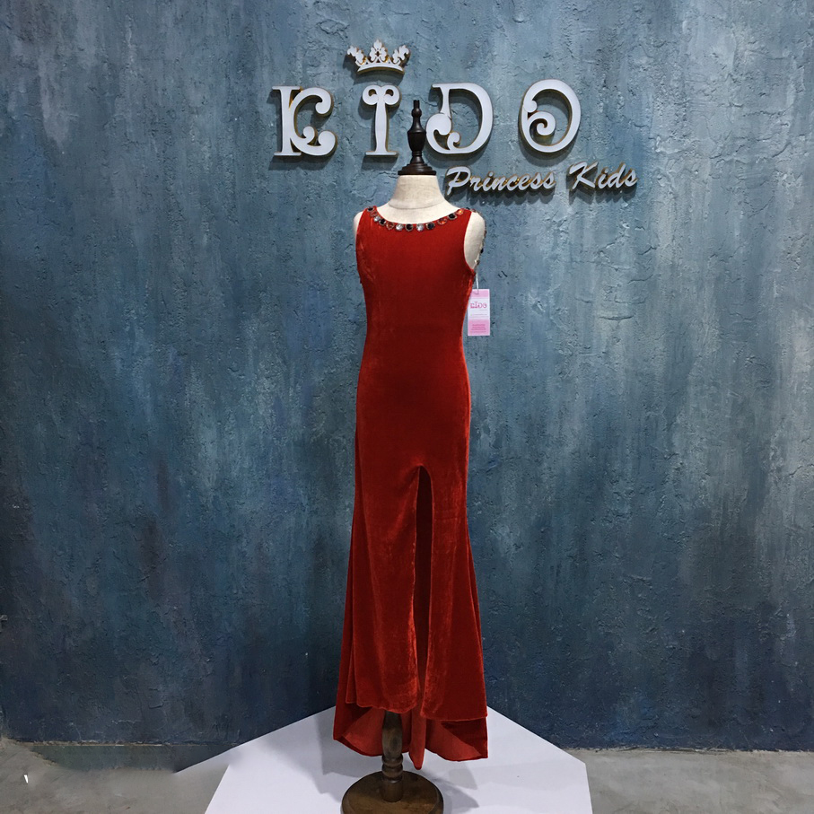 เช่าชุดเด็ก*มีหน้าร้านอยู่รัชดา ลองได้ เปลี่ยนได้ ถ่ายรูปเองจากสินค้าจริง*W18088 ชุดราตรีเด็กสีแดงเว้าหลัง หางปลา เรียบหรู