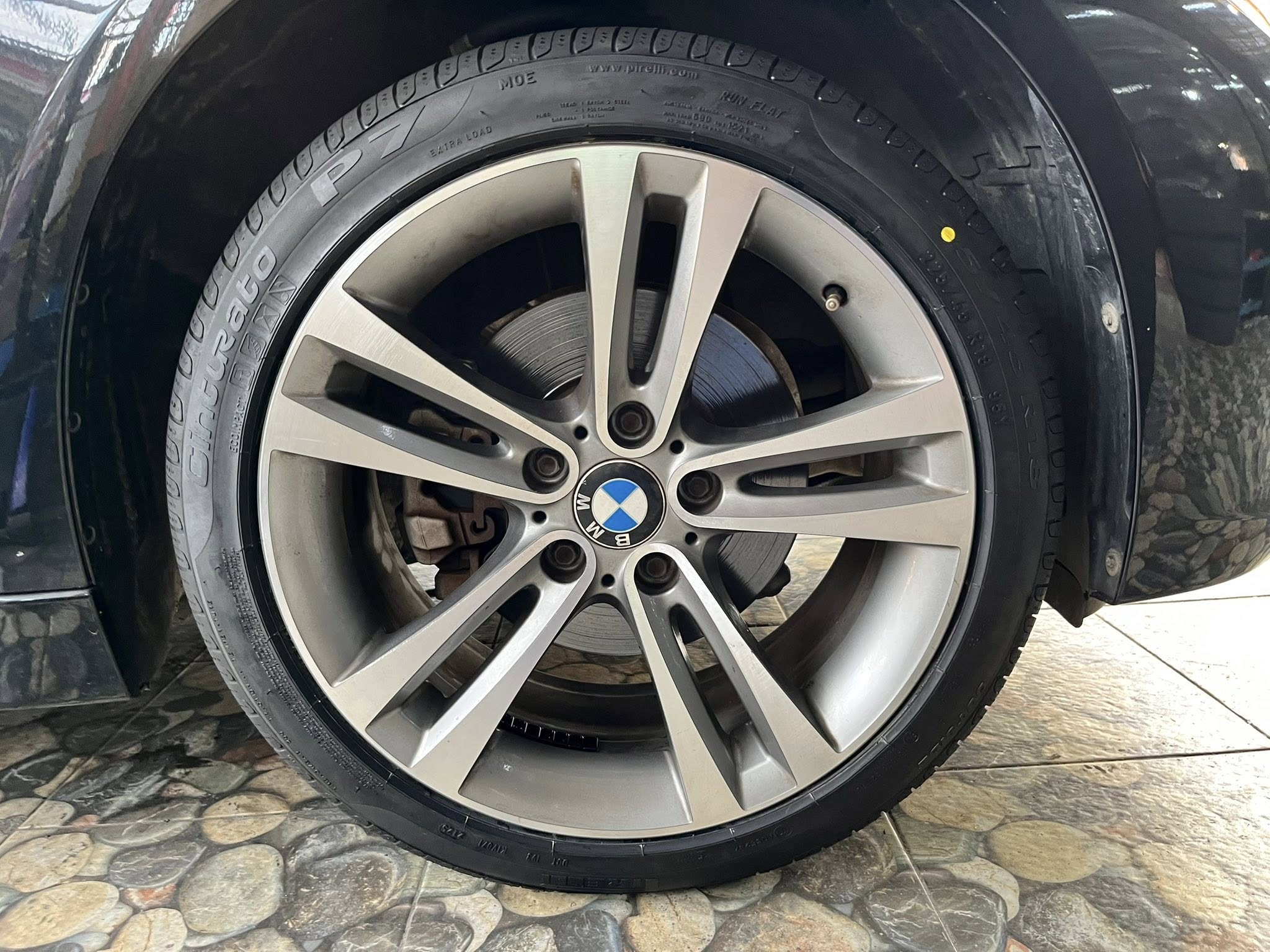 BMW_330e🚘เปลี่ยนยาง 🛞🐘#PIRELLI_CinturatoP7 MOE Runflat