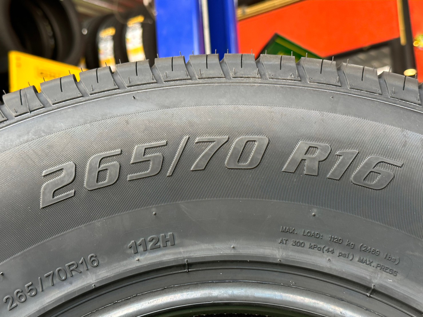 OTANI SA1000 265/70R16 ยางใหม่ปี2023 ราคาพิเศษพร้อมติดตั้งฟรี สามารถสอบถามเพิ่มเติมได้ค่ะ