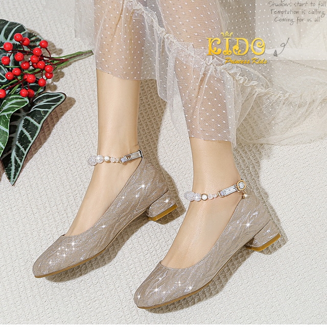 รองเท้าเด็ก*มีหน้าร้านอยู่รัชดา ลองได้ เปลี่ยนได้ *H099สีทอง ลายวิ้งๆ คาดมุกตรงสายรัดรองเท้า สวยหรูมาก