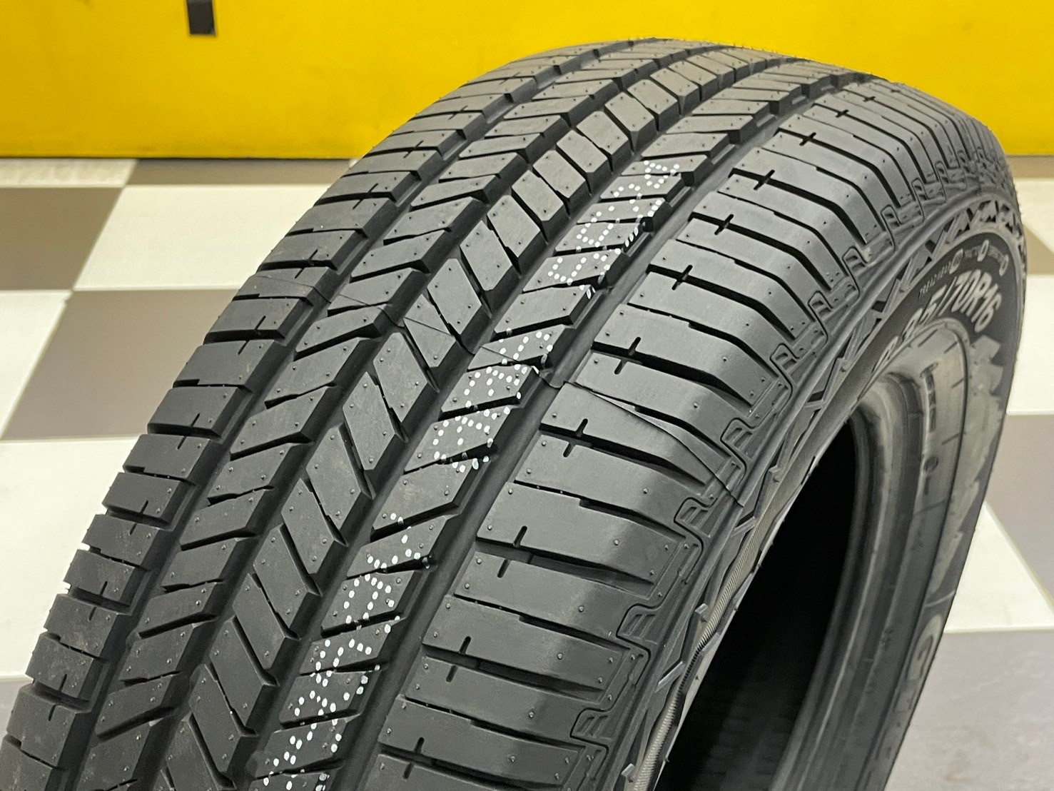 #235/70R16 #GITI 4x4 #HT152 ยางทางเรียบตัวหนังสือสีขาว นุ่มเงียบ ยางรถยนต์คุณภาพดี สมรรถนะสูง ยางใหม่ปี2024