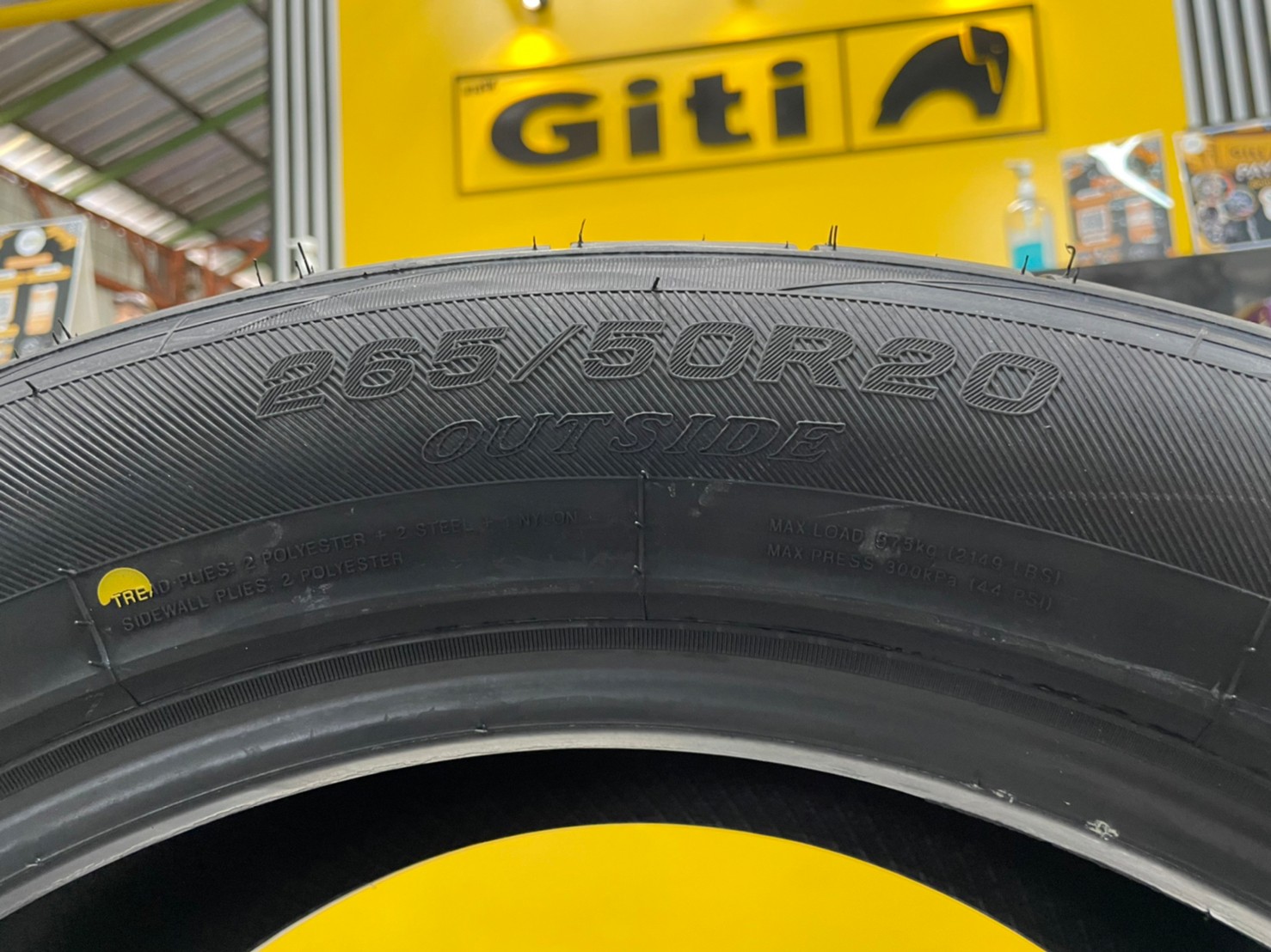 265/50R20 Kinto V36ยางสปอร์ต ลายซิ่ง ยางใหม่ปี2022
